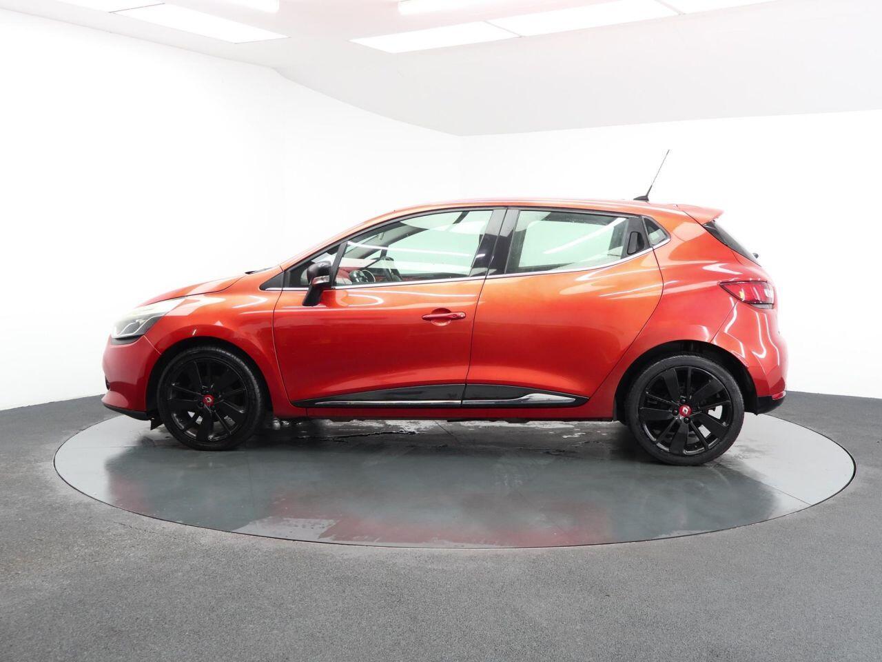 Renault Clio - Image 8