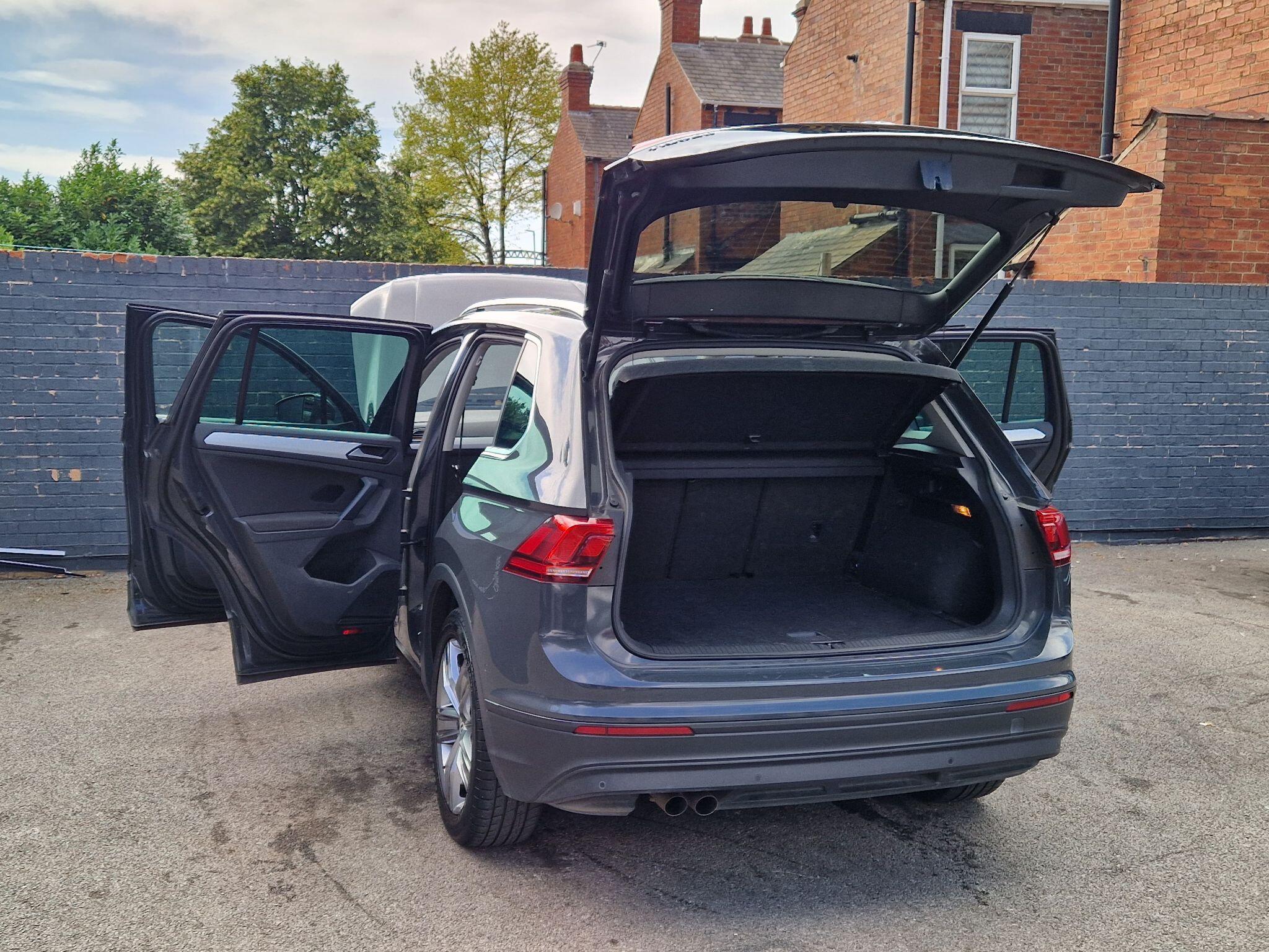 Volkswagen Tiguan - Image 19