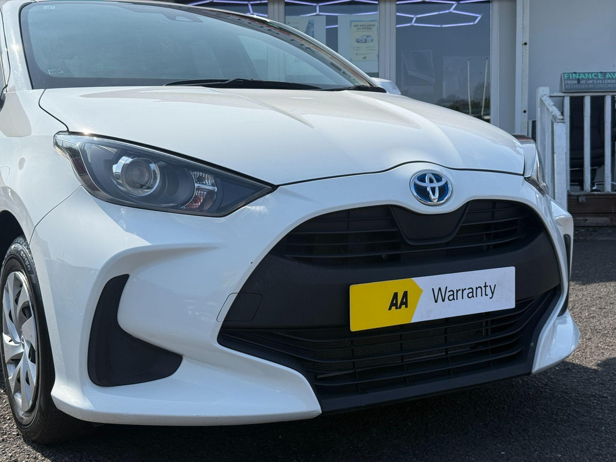 Toyota Yaris - Image 10