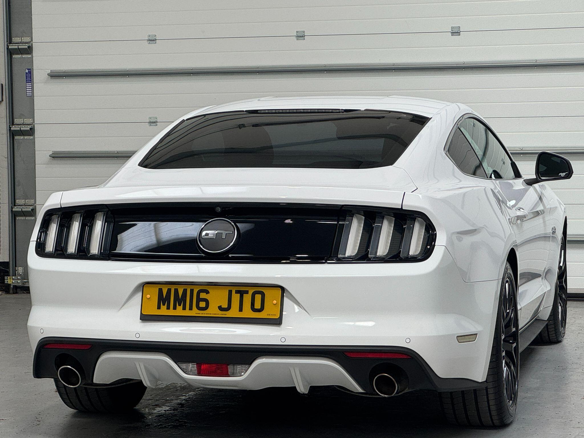 Ford Mustang - Image 12