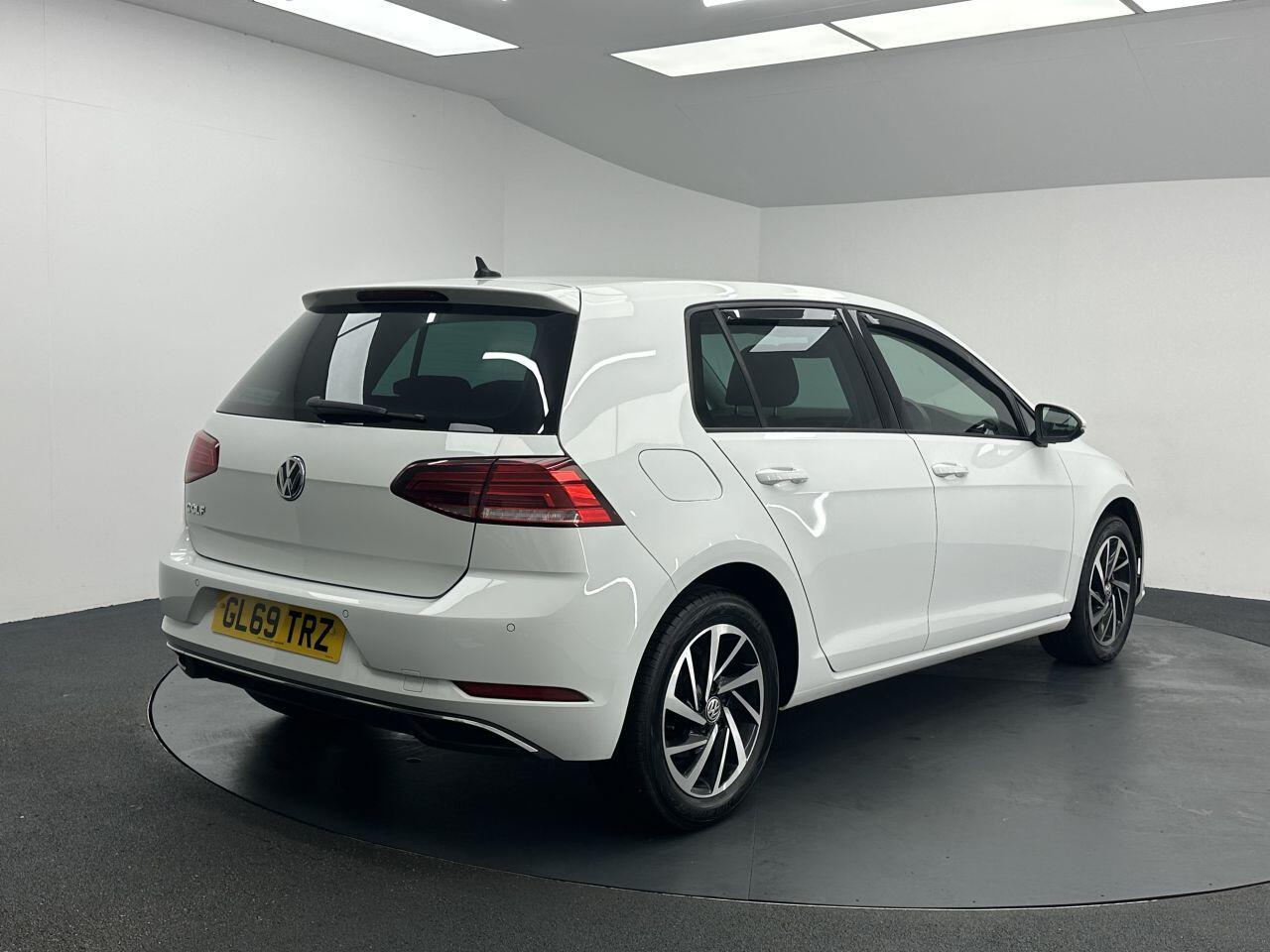 Volkswagen Golf - Image 10