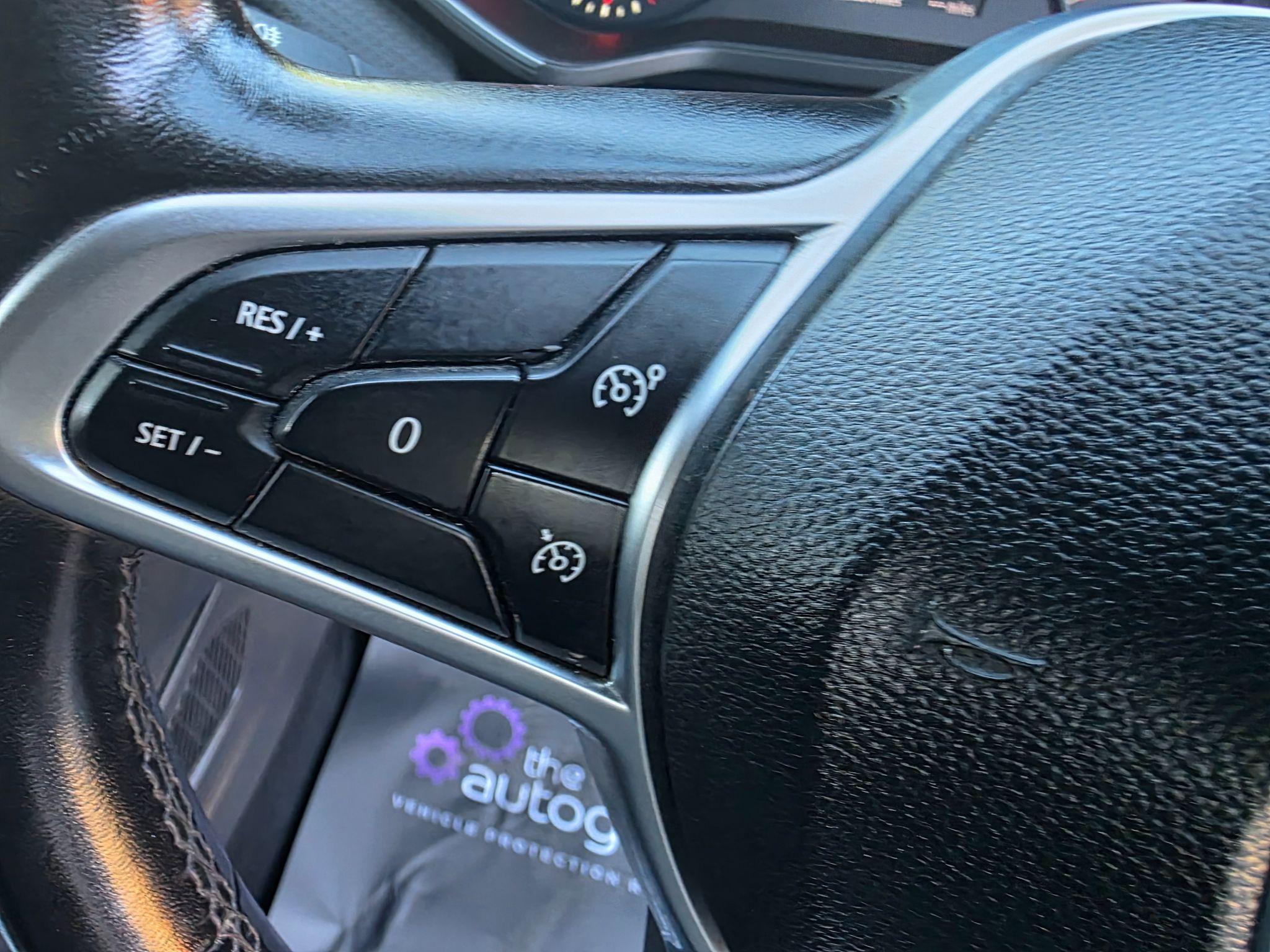 Renault Clio - Image 20