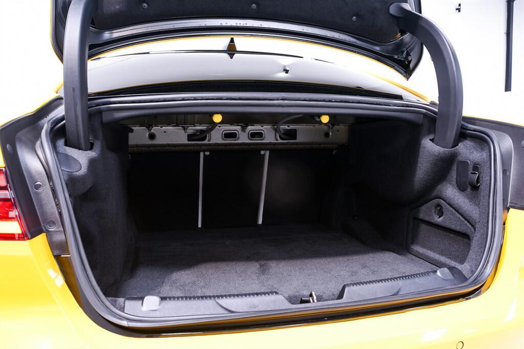 Jaguar XE - Image 34
