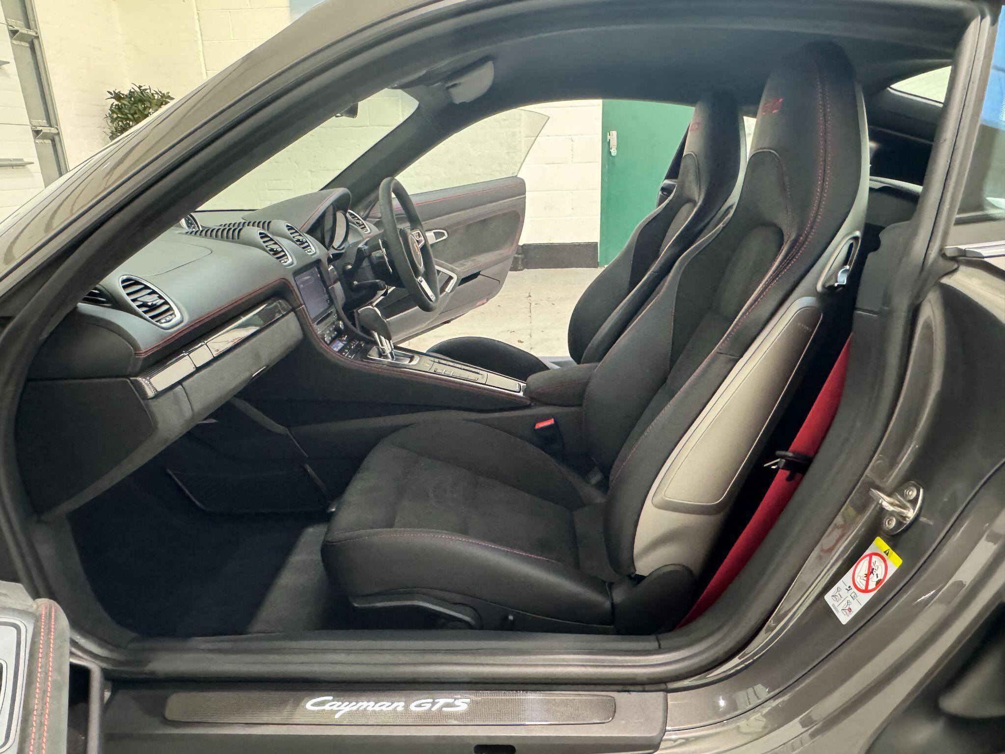 Porsche 718 Cayman - Image 73