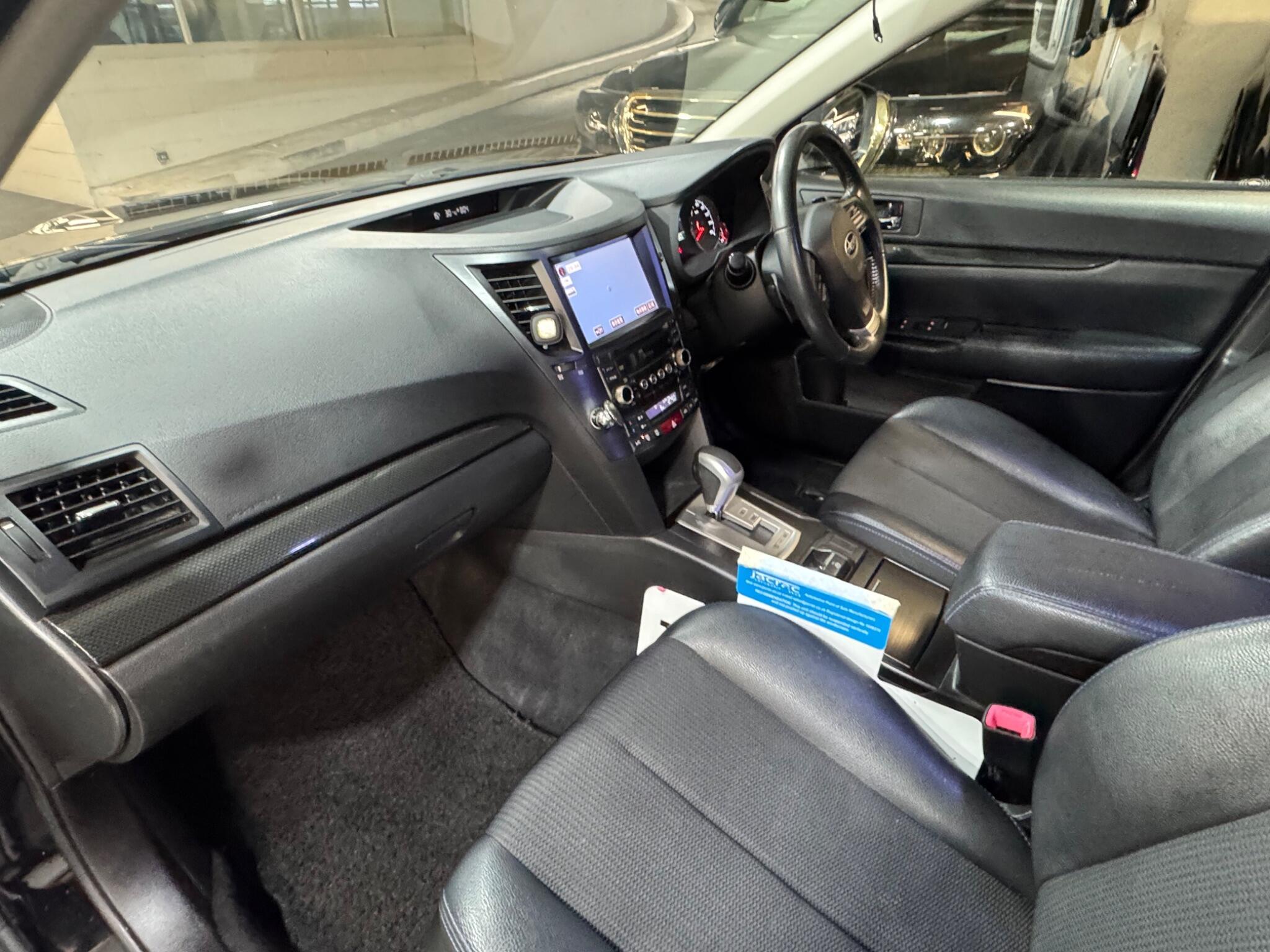 Subaru Legacy - Image 11