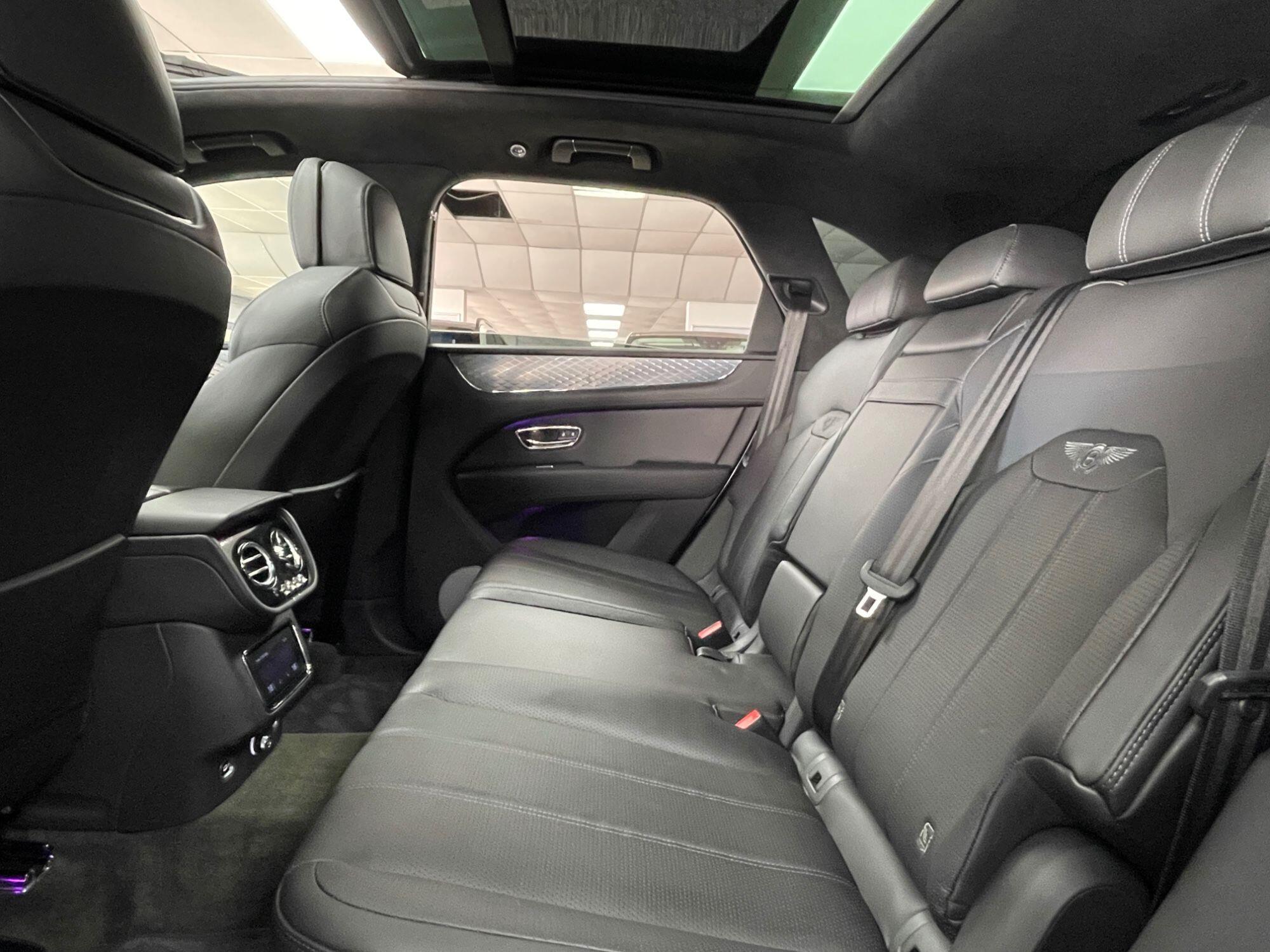 Bentley Bentayga - Image 38