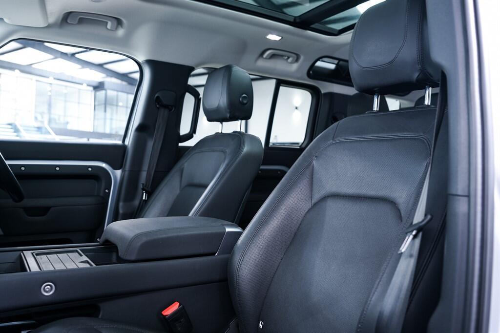 Land Rover Defender 110 - Image 14