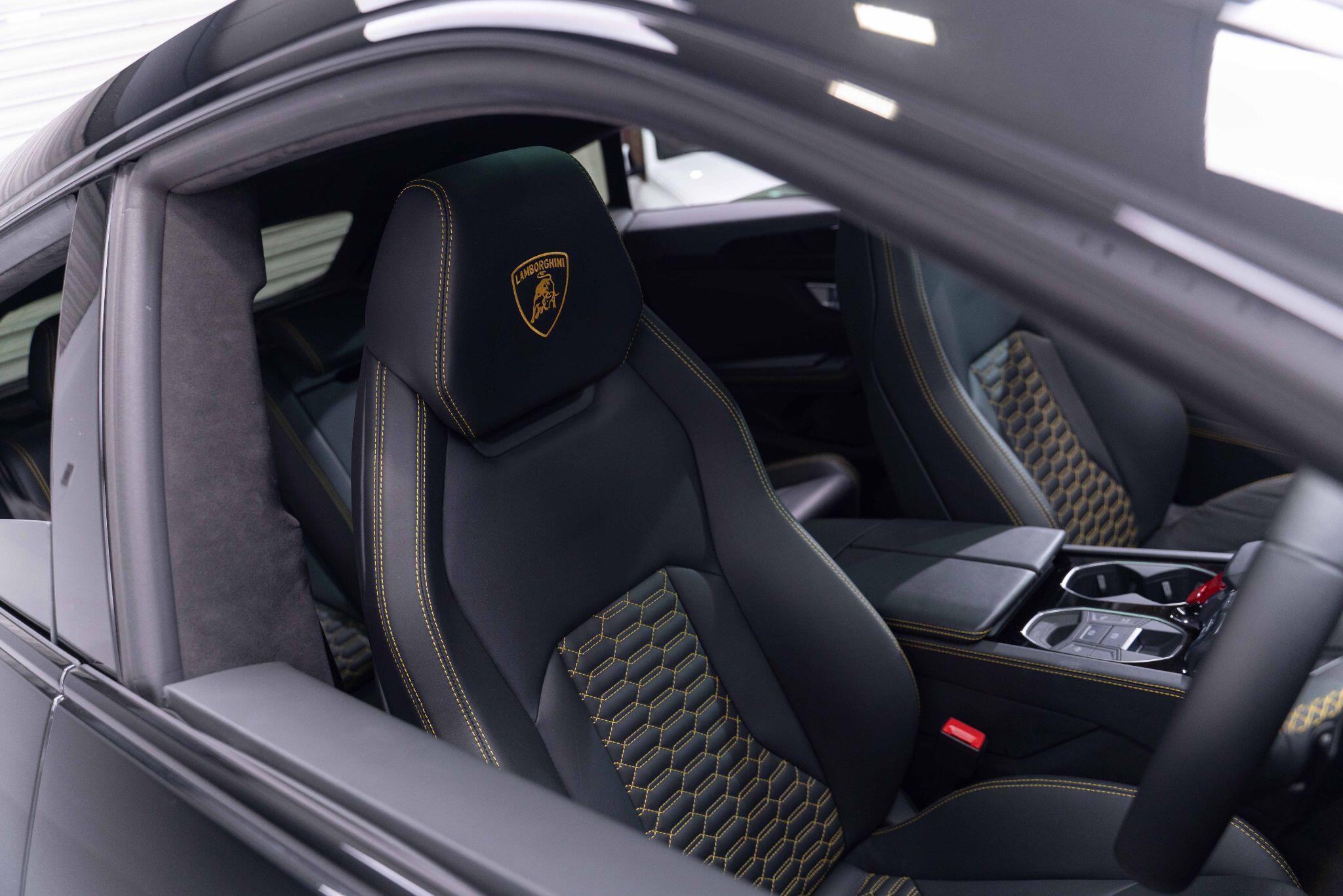 Lamborghini Urus - Image 4