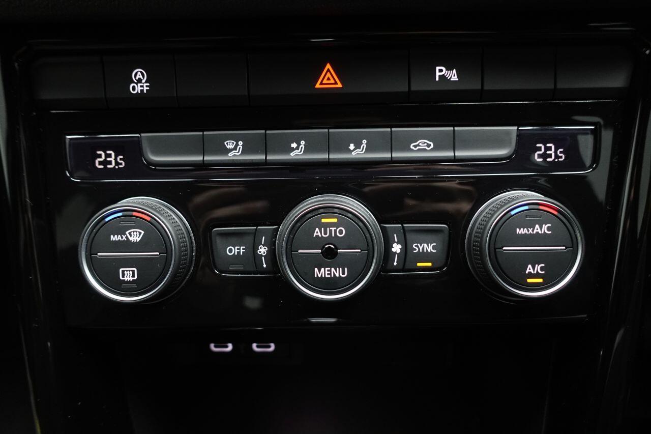 Volkswagen T-Roc - Image 38