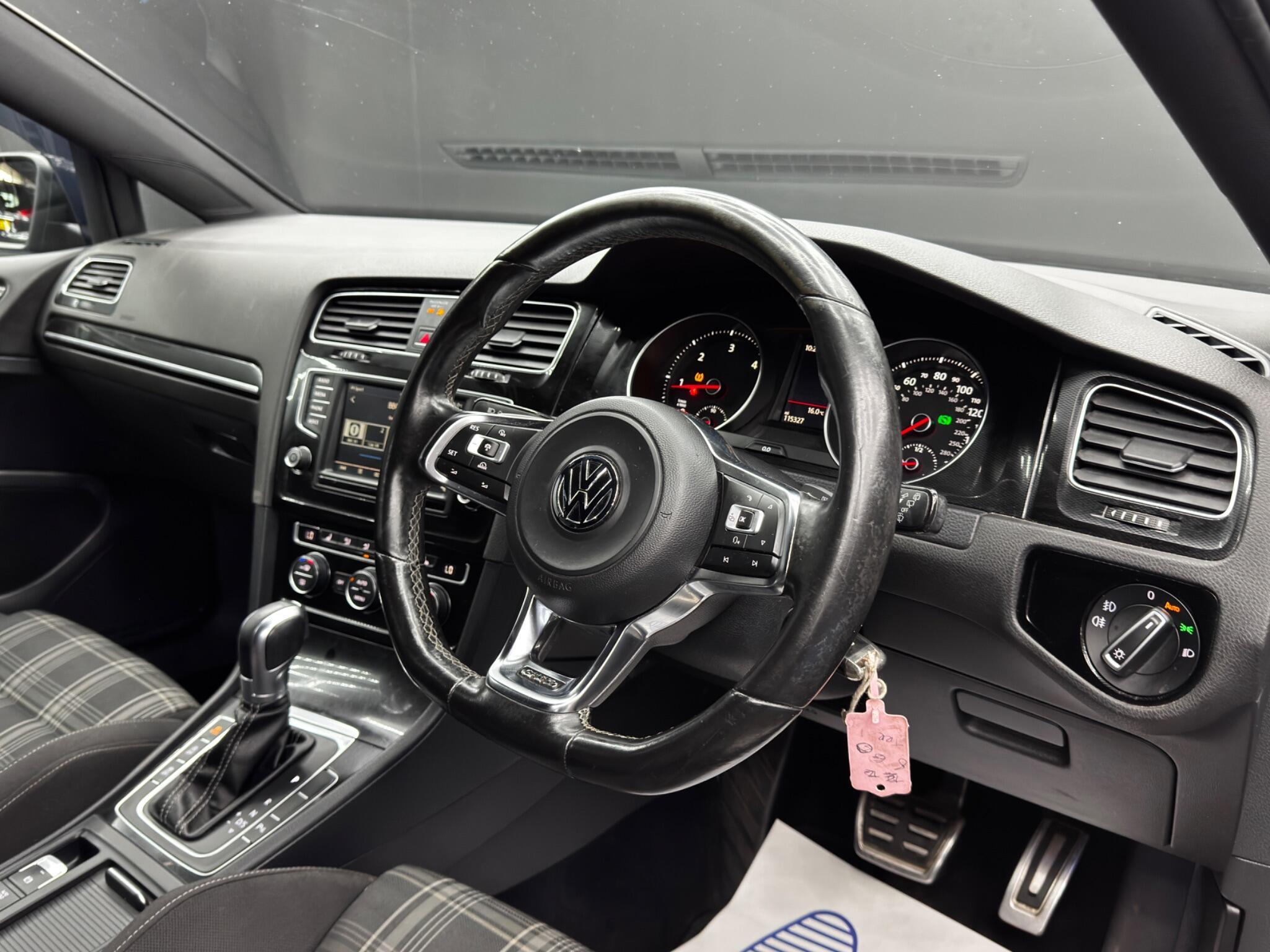 Volkswagen Golf - Image 9