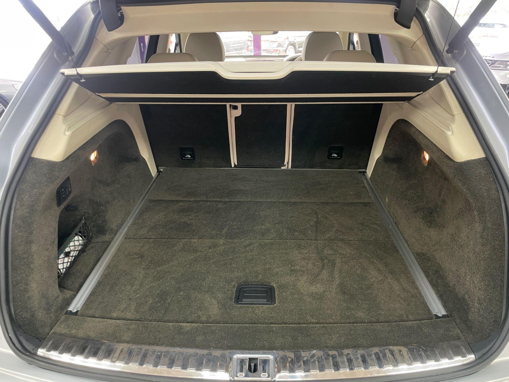 Bentley Bentayga - Image 9
