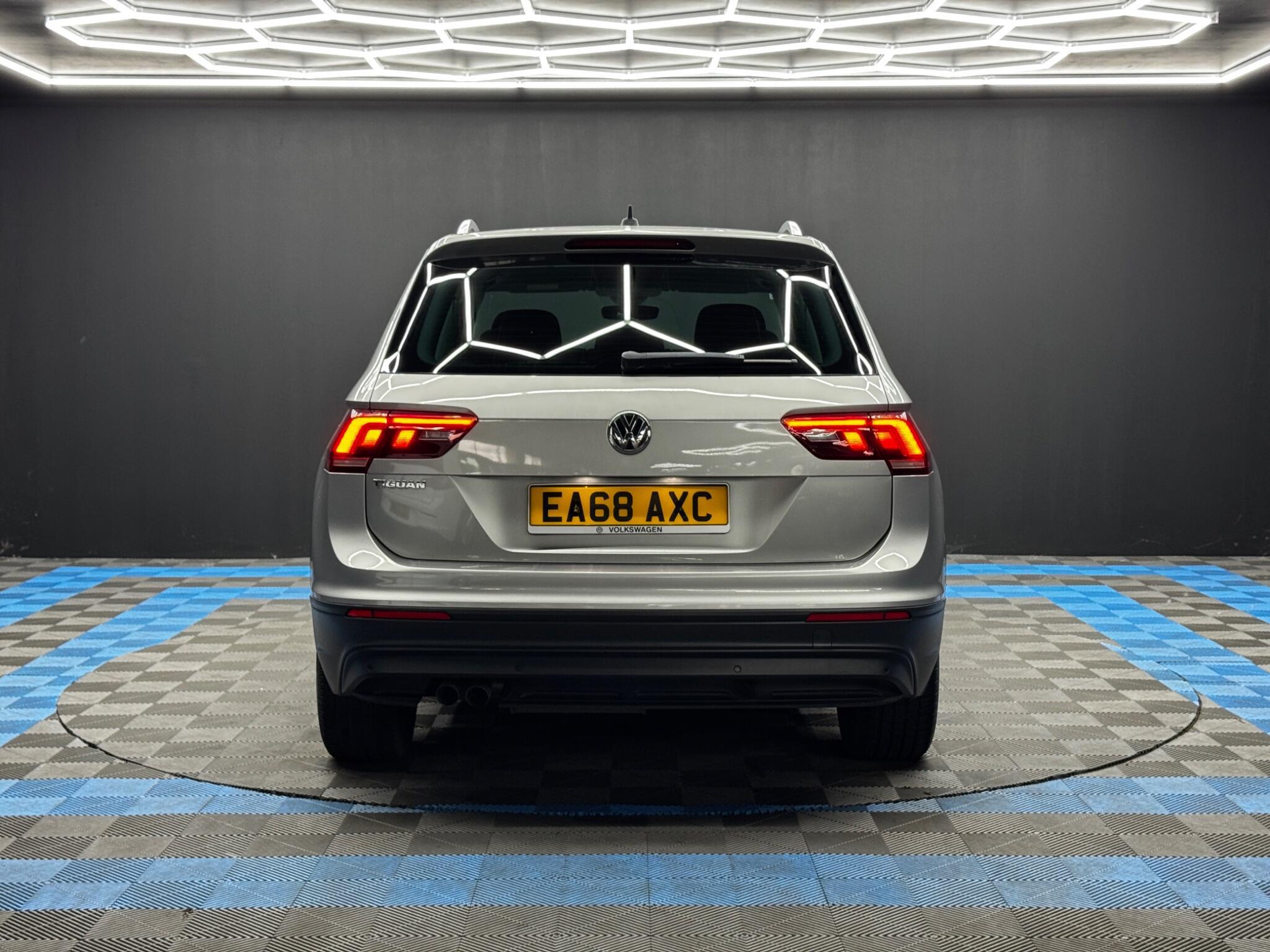 Volkswagen Tiguan - Image 6