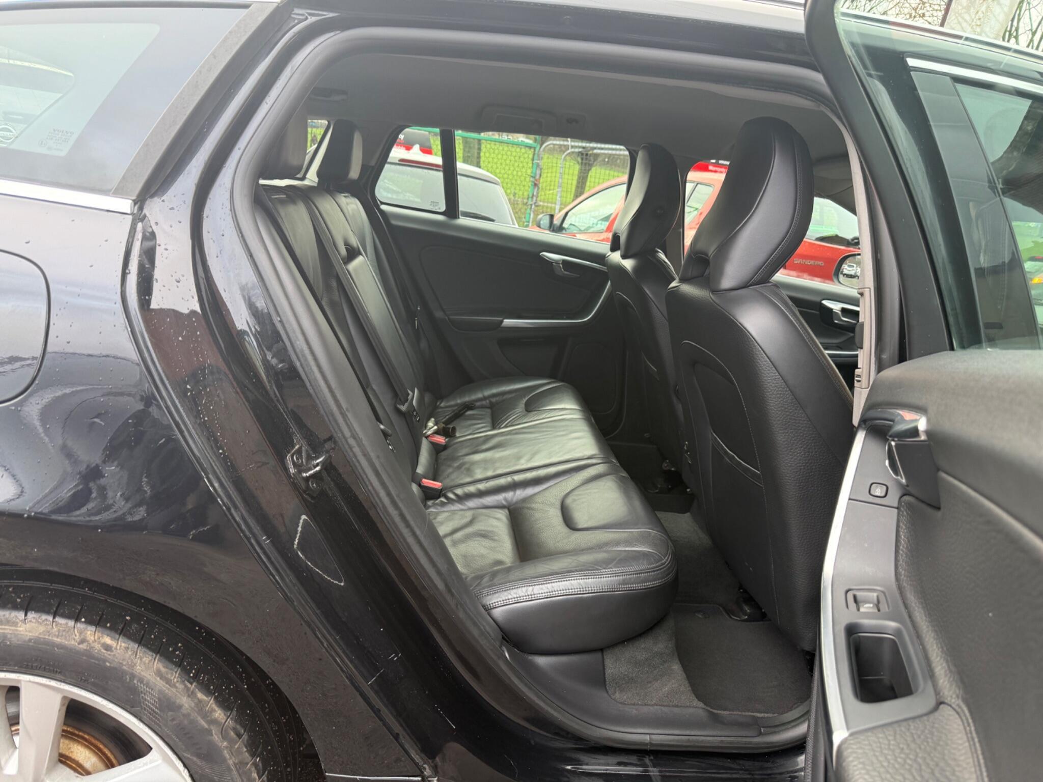 Volvo V60 - Image 29