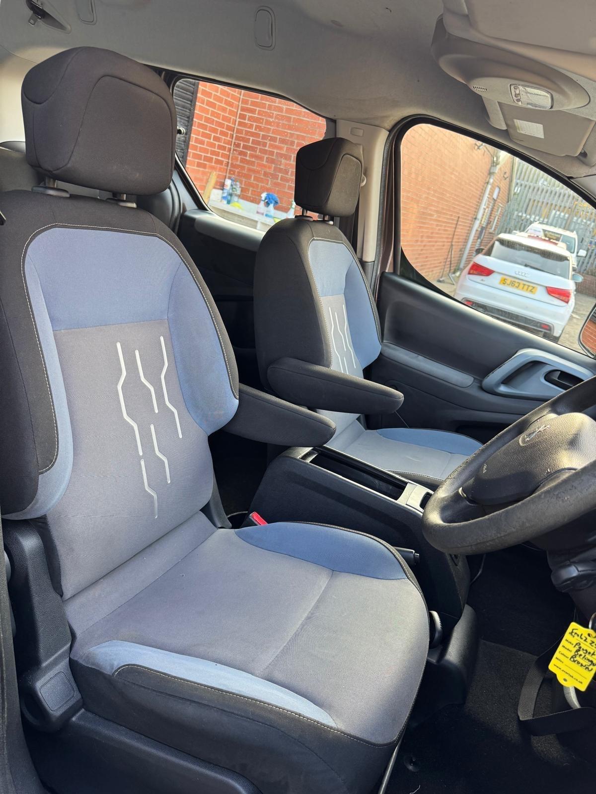 Peugeot Partner Tepee - Image 16