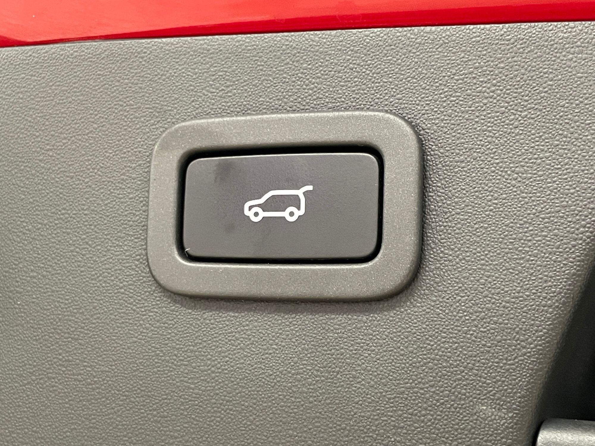 Jaguar E-Pace - Image 19