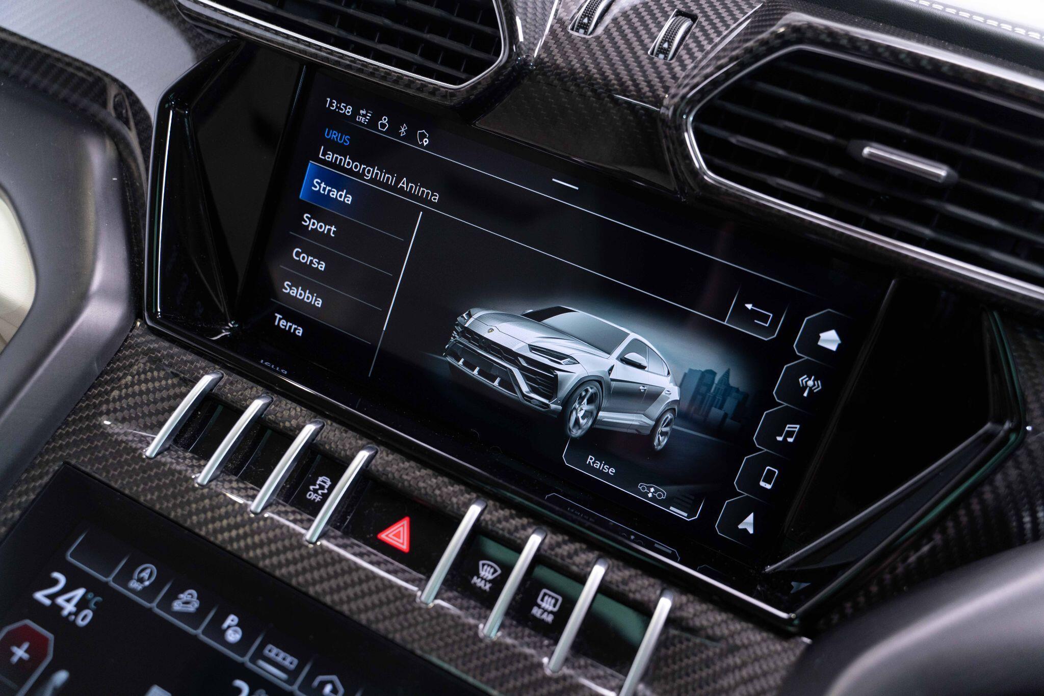 Lamborghini Urus - Image 67