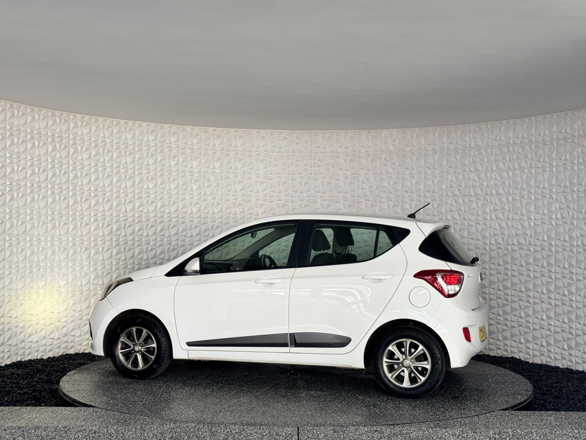 Hyundai i10 - Image 18