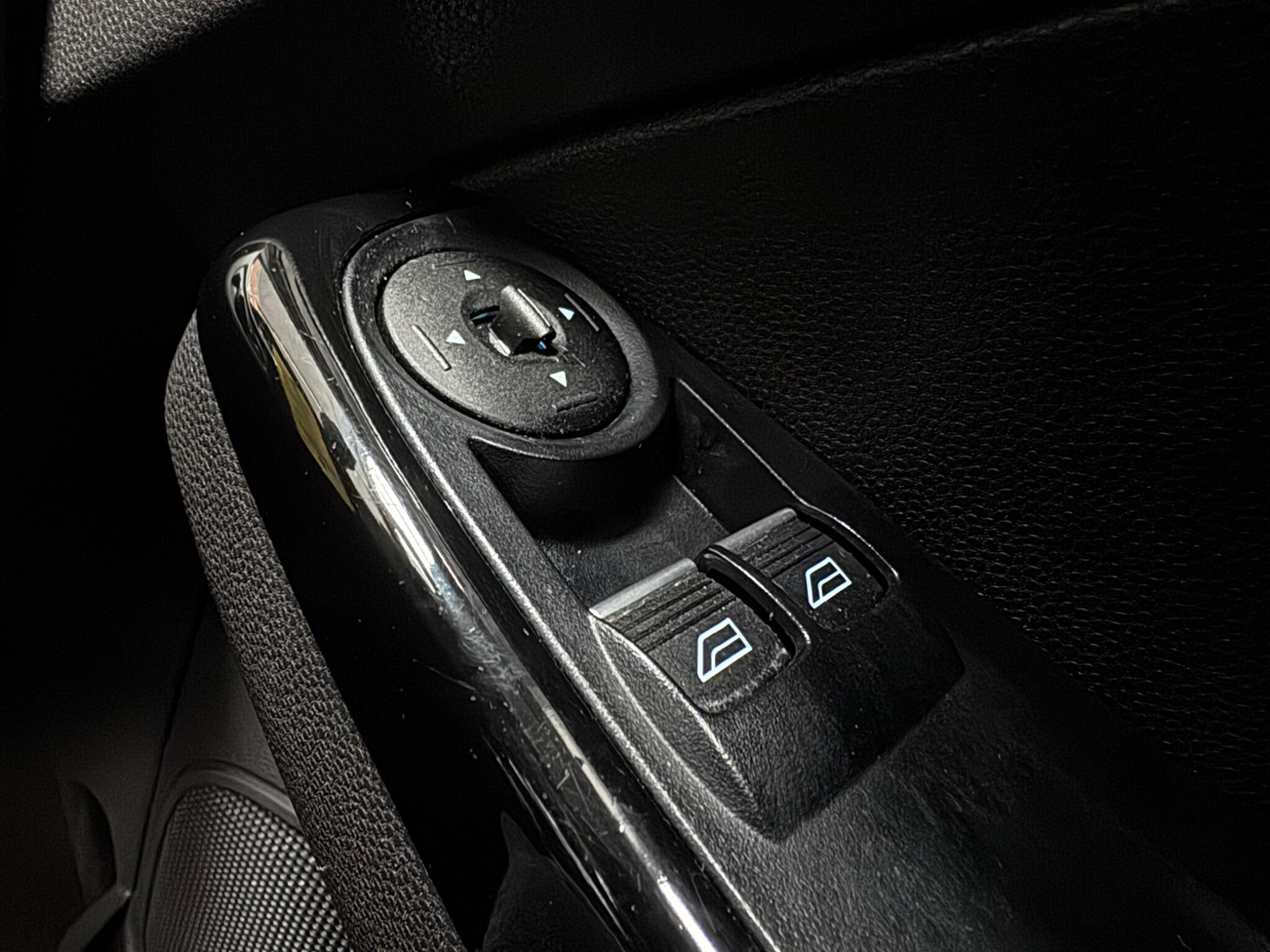 Ford Fiesta - Image 20