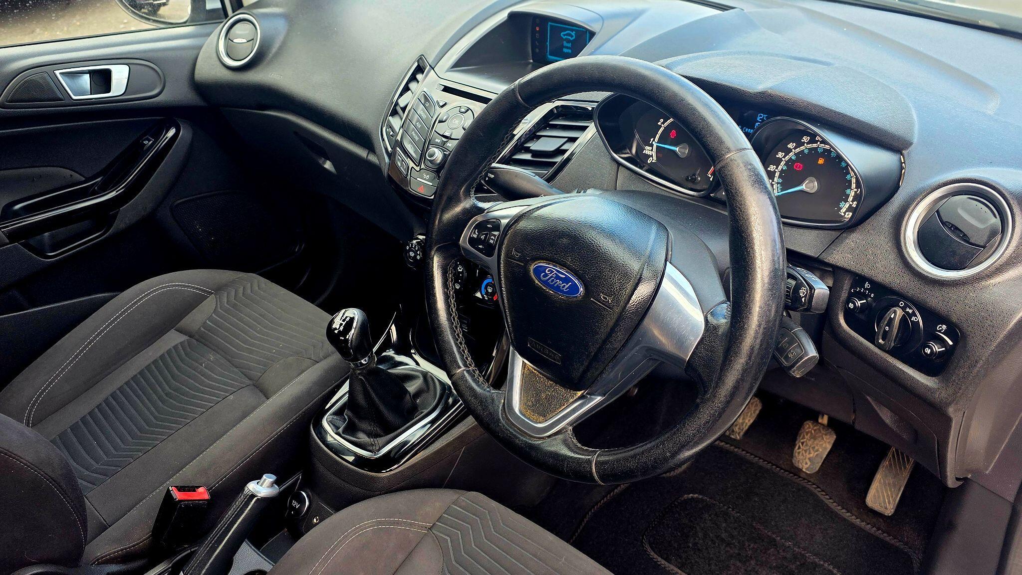 Ford Fiesta - Image 23