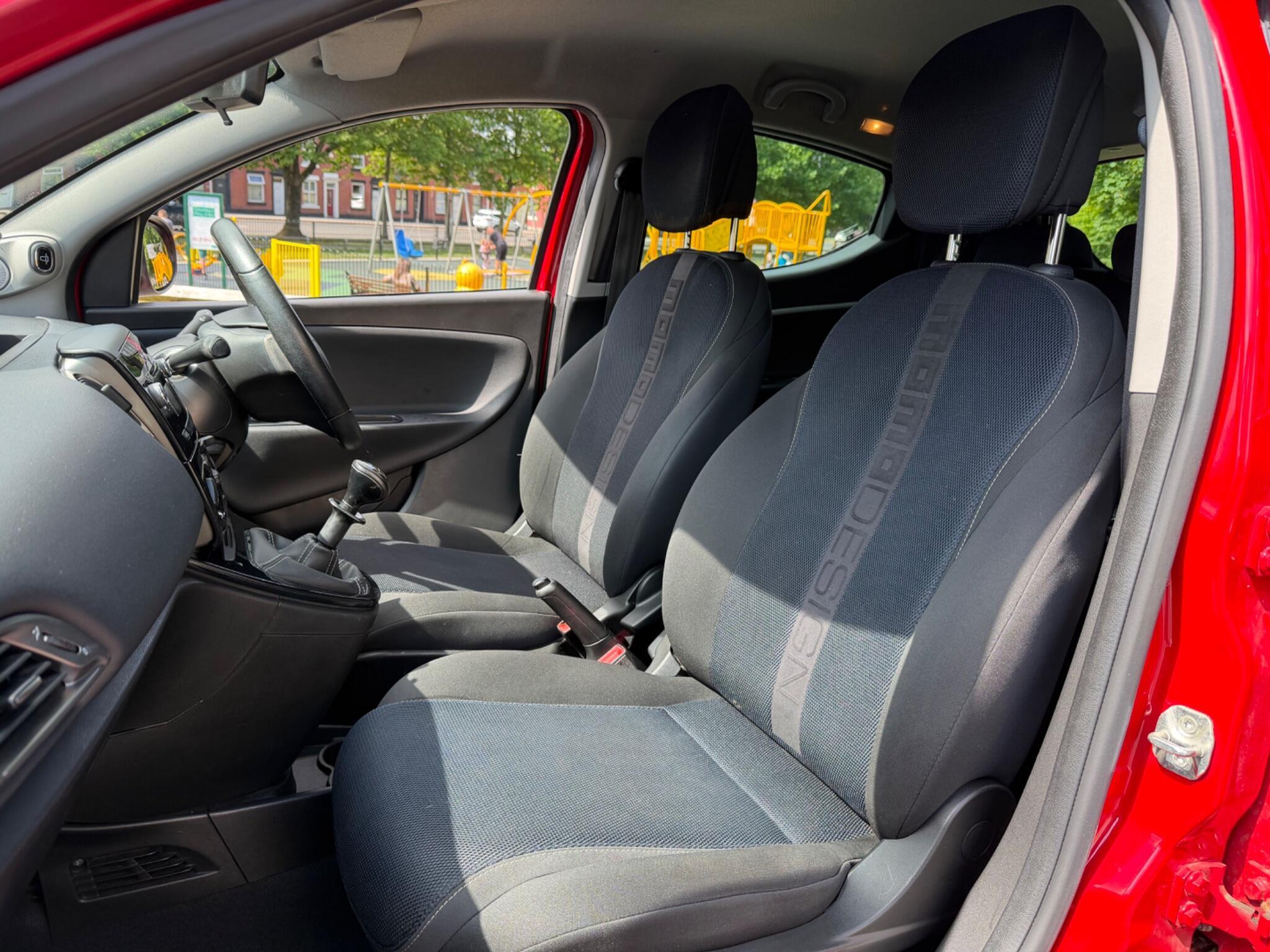 Chrysler Ypsilon - Image 8