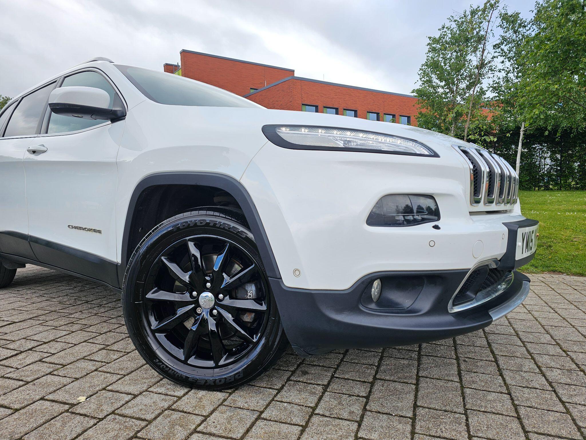 Jeep Cherokee - Image 13