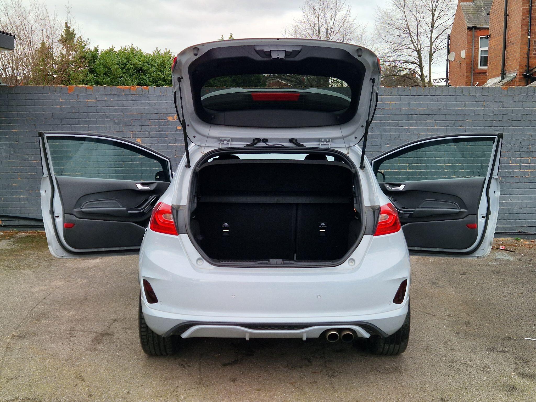 Ford Fiesta - Image 11