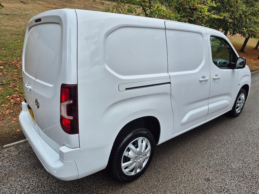 Vauxhall Combo - Image 5
