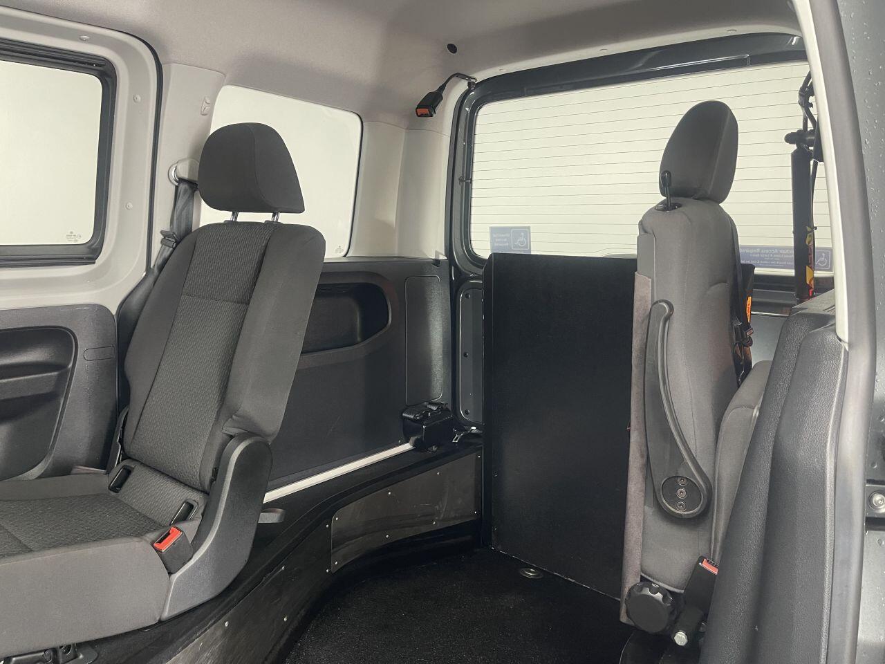 Volkswagen CADDY LIFE - Image 33