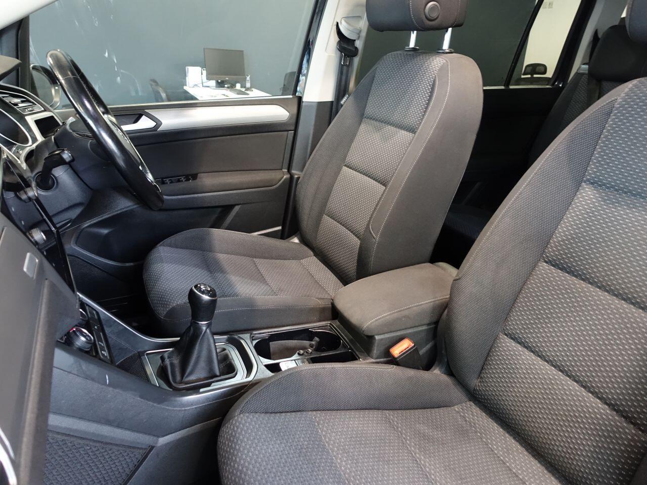 Volkswagen Touran - Image 14