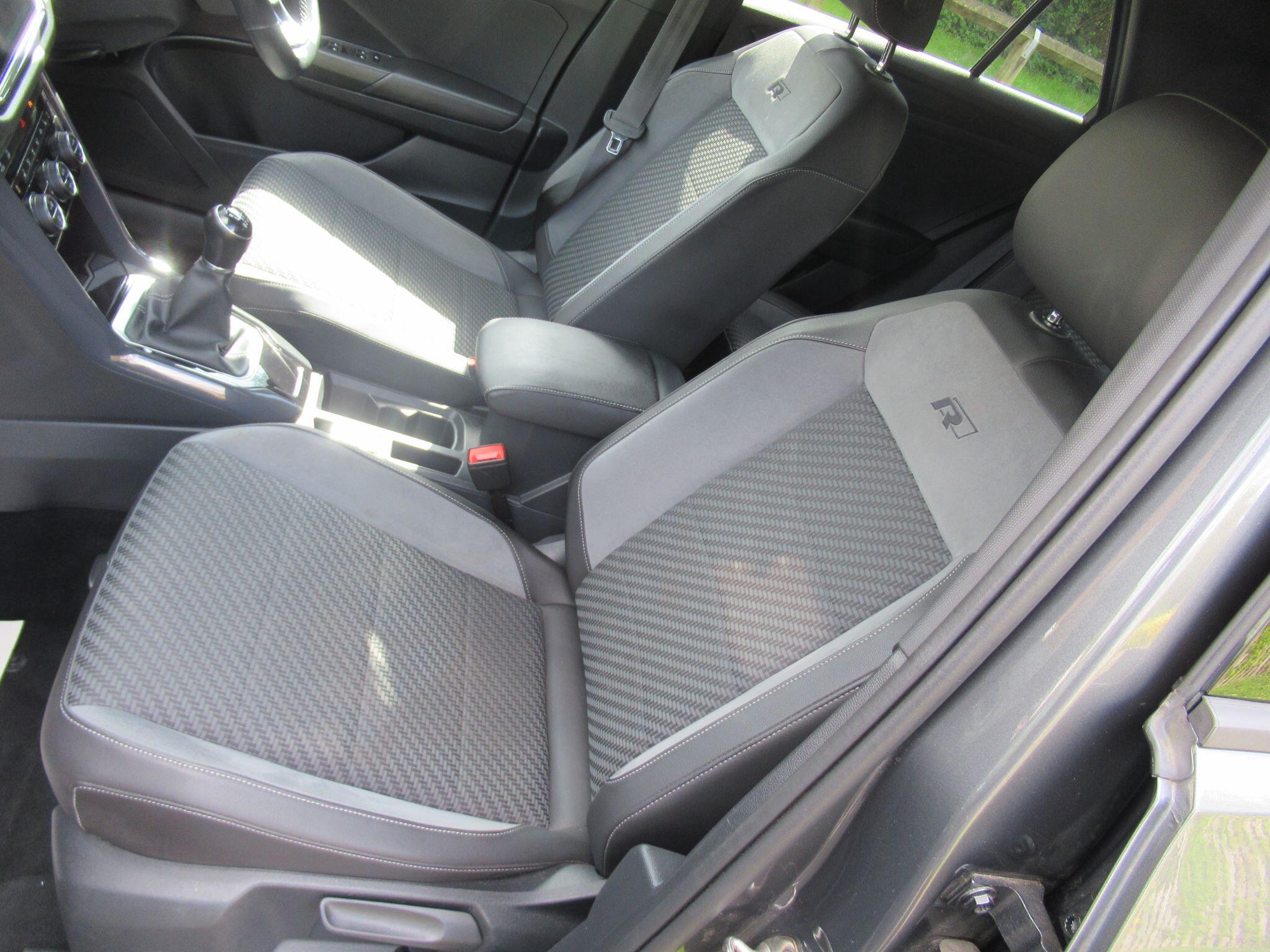 Volkswagen T-Roc - Image 15