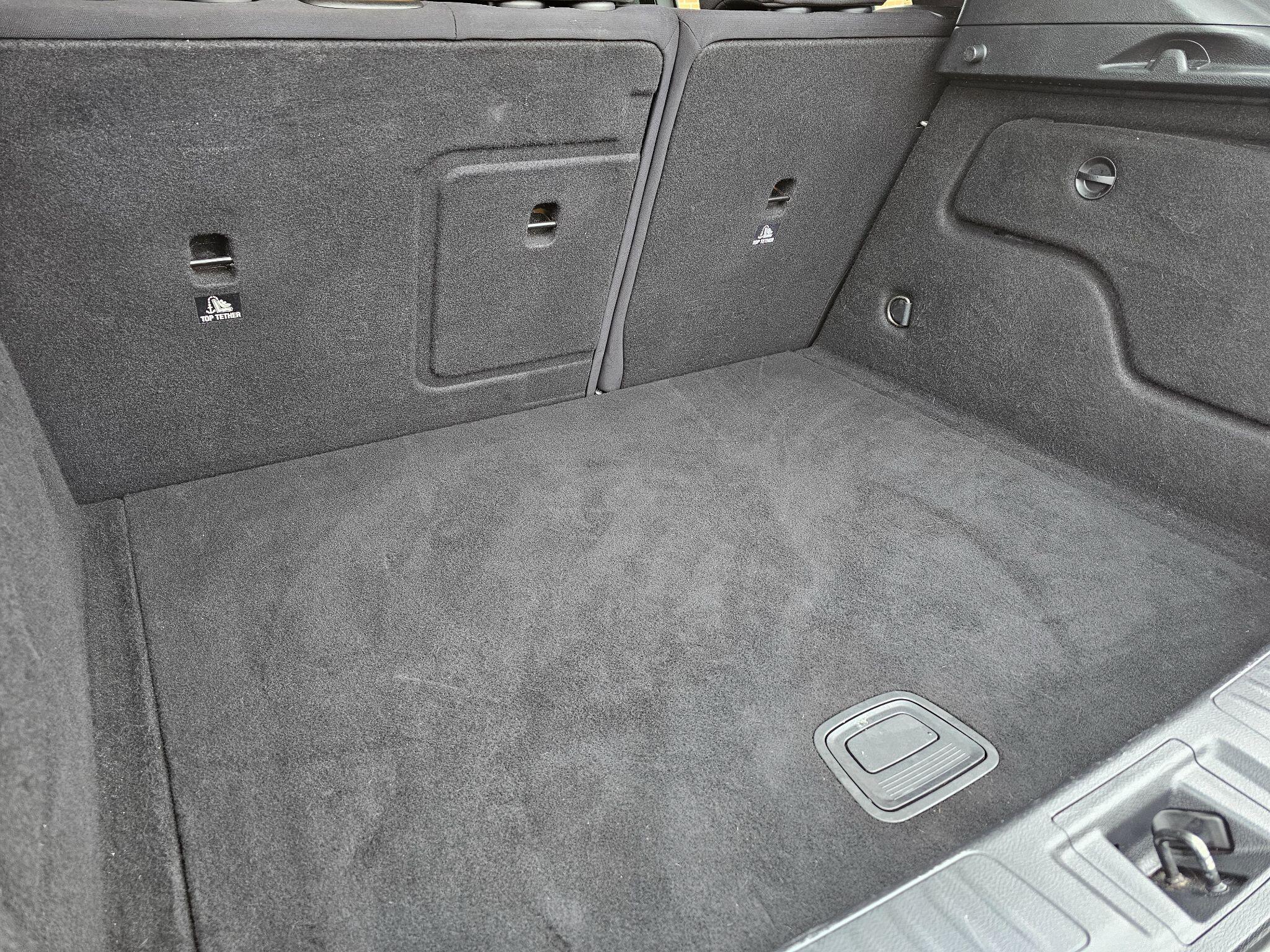 Infiniti Q30 - Image 37