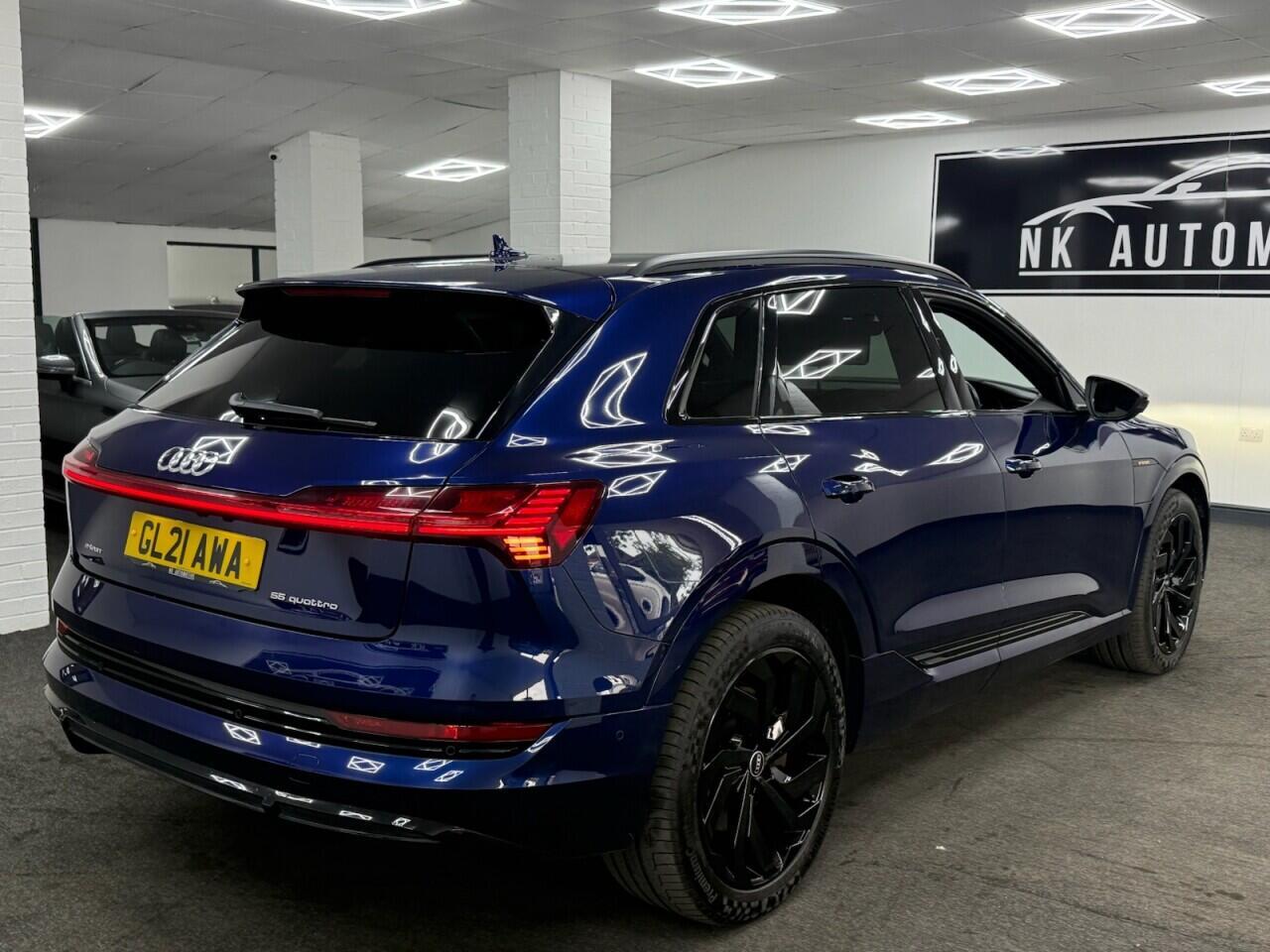 Audi E-Tron - Image 6