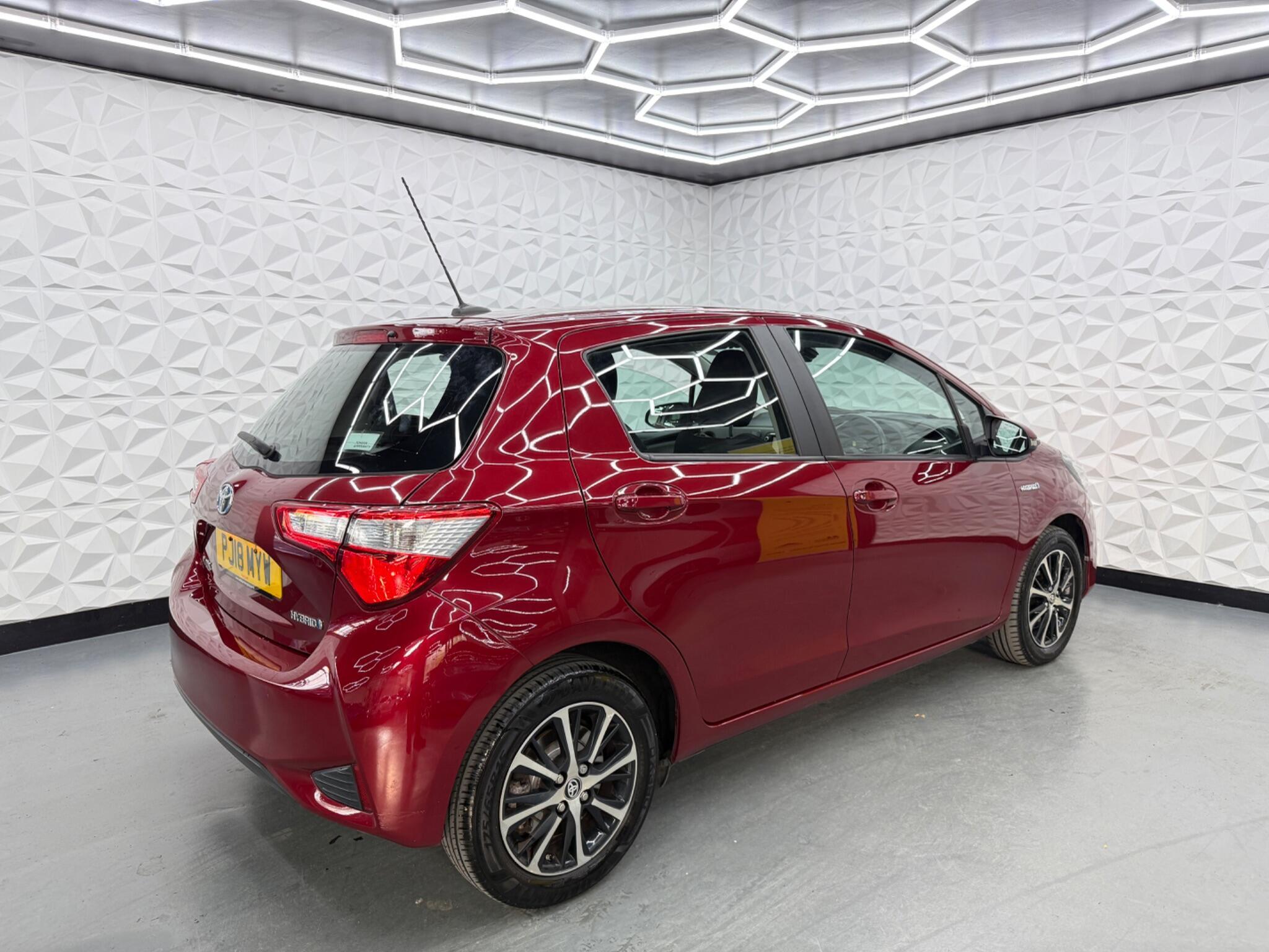 Toyota Yaris - Image 13