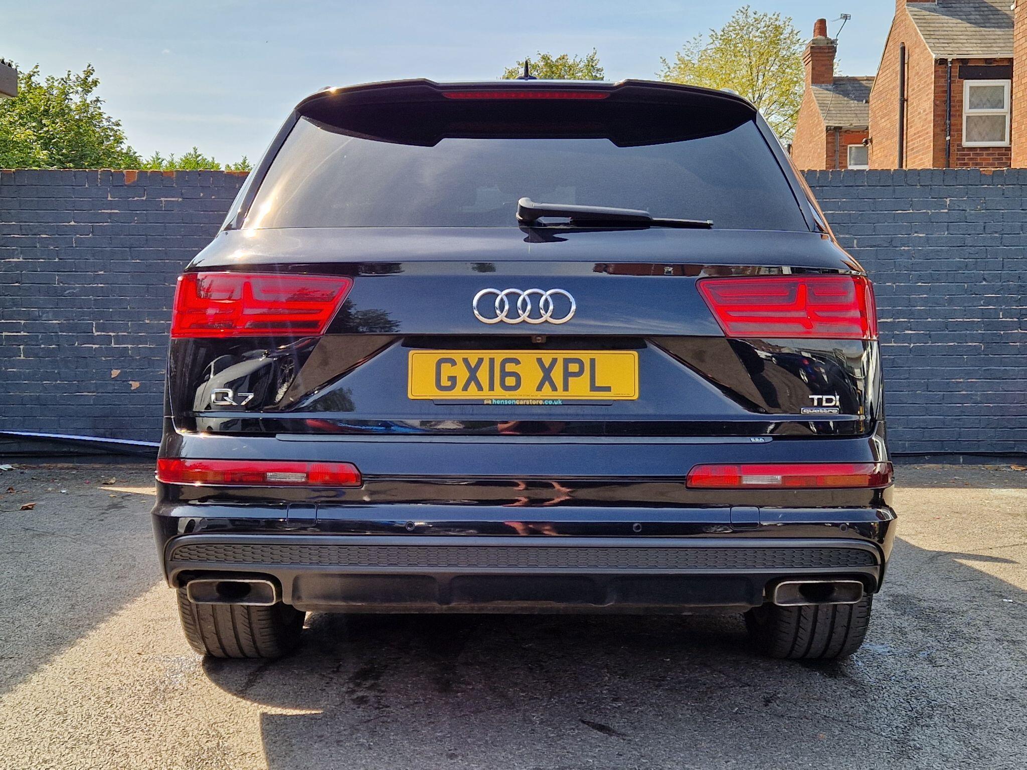 Audi Q7 - Image 2