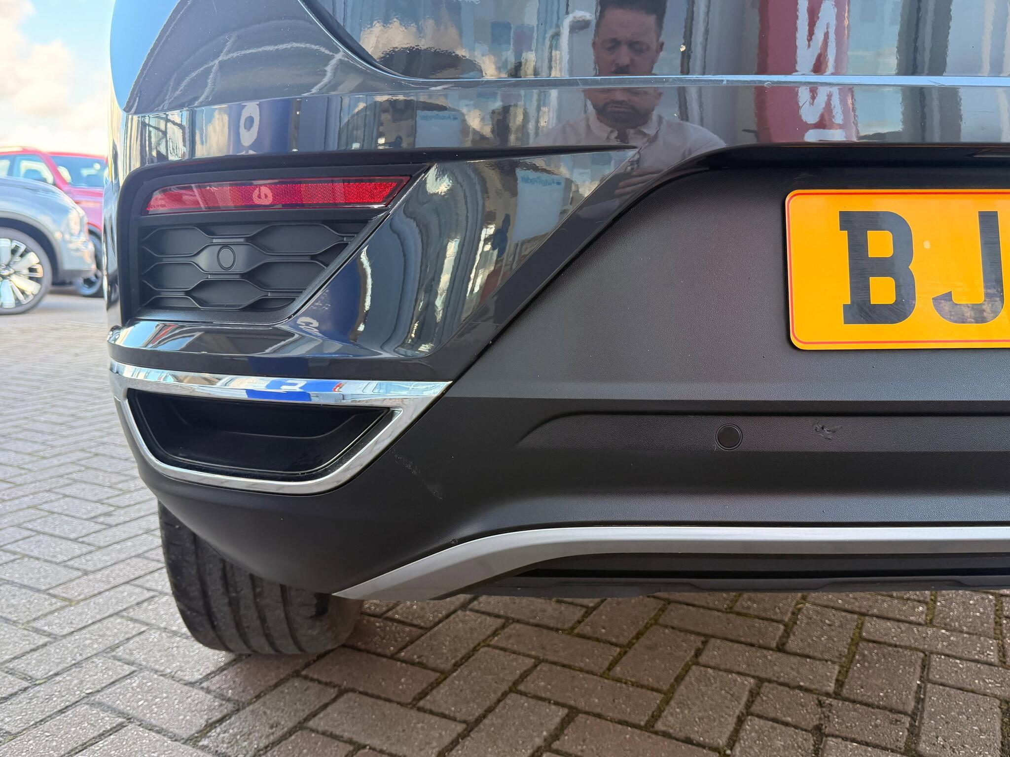 Volkswagen T-Roc - Image 6