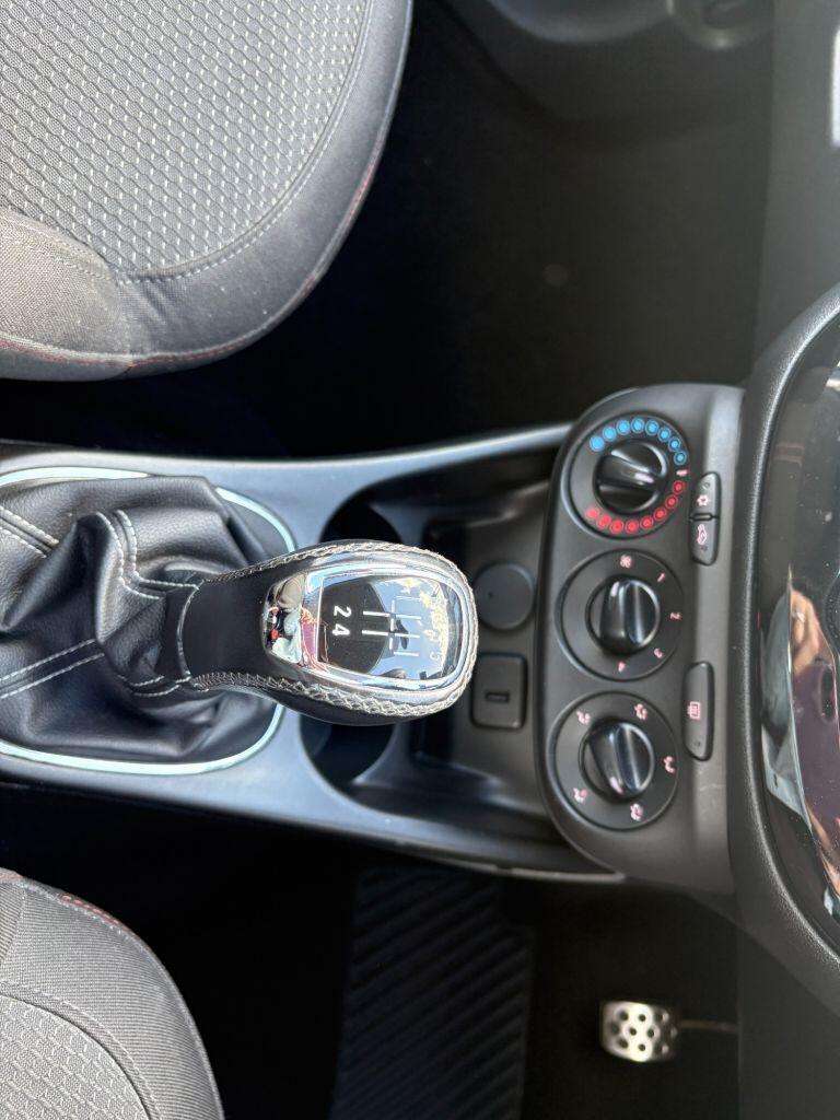 Vauxhall Corsa - Image 14