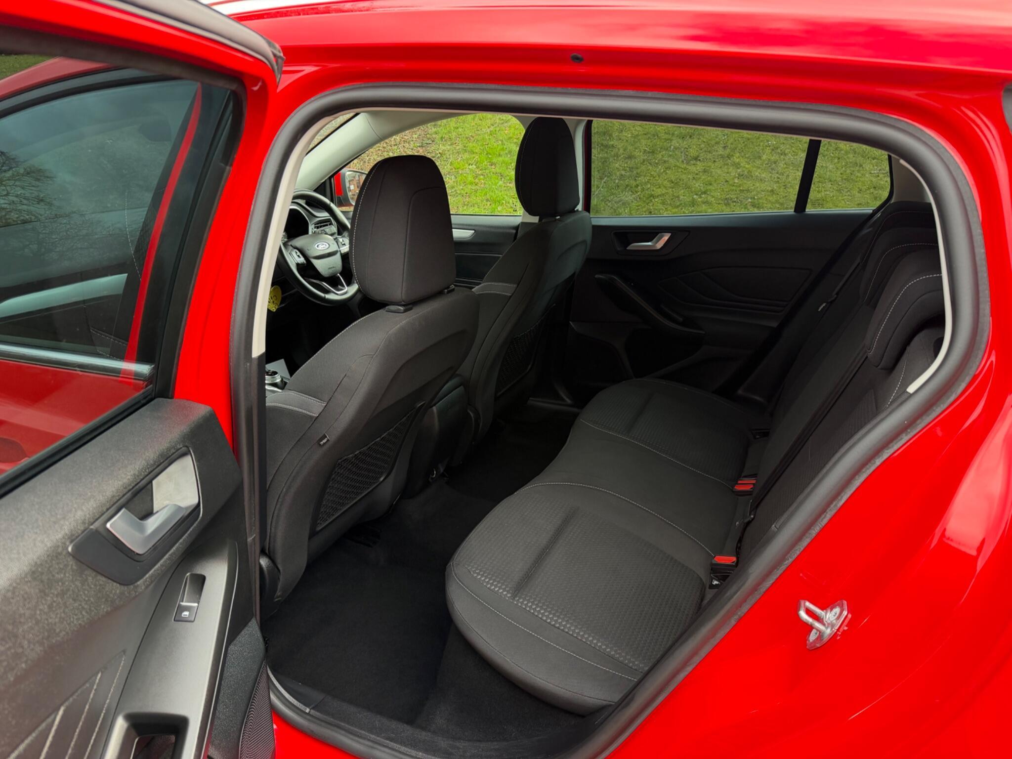 Ford Focus - Image 45