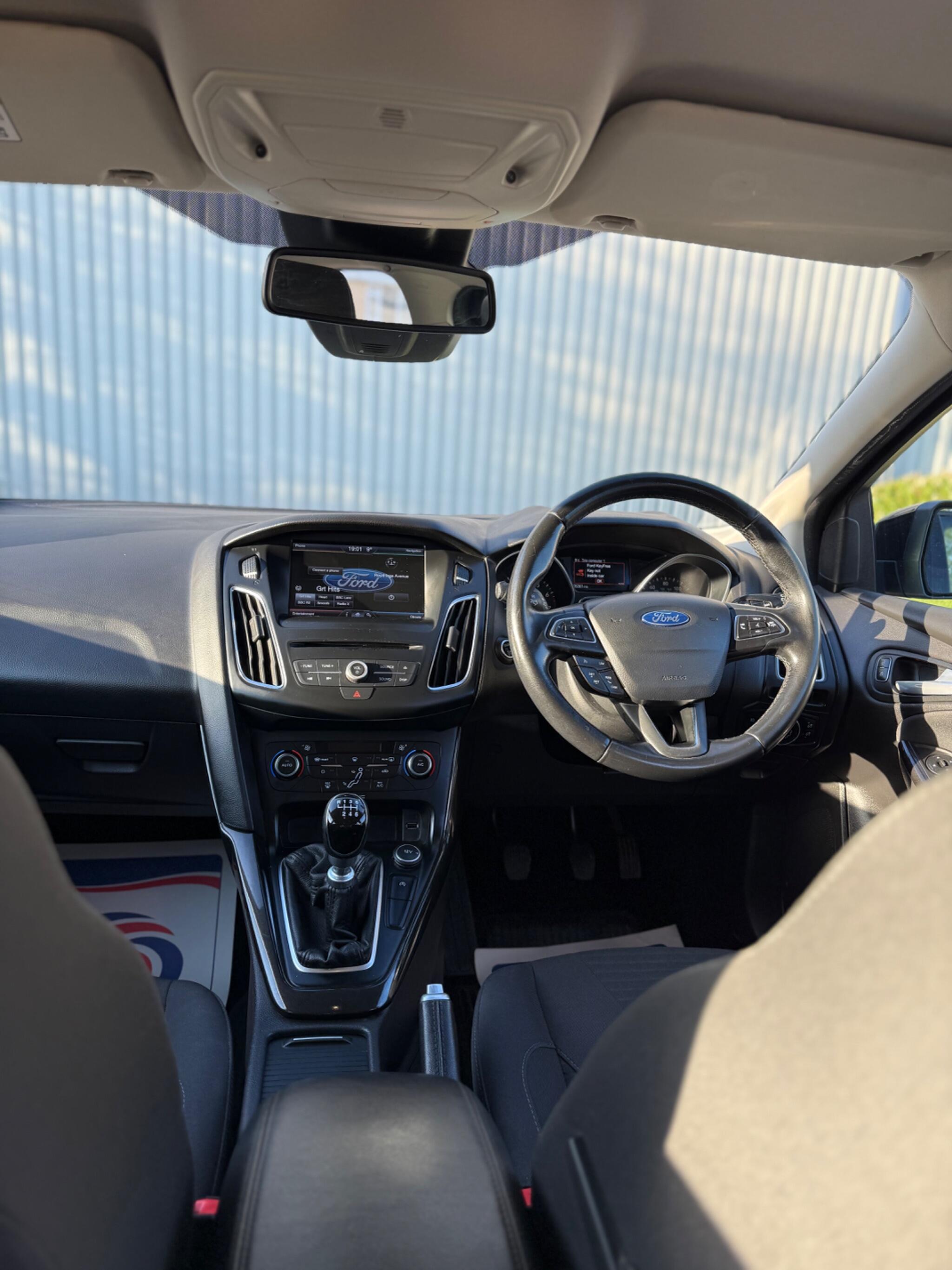 Ford Focus - Image 24