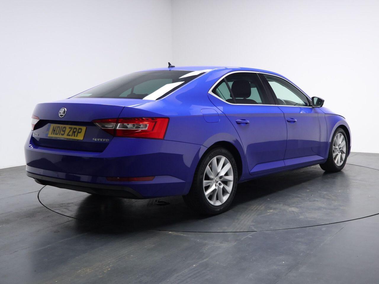 Skoda Superb - Image 12