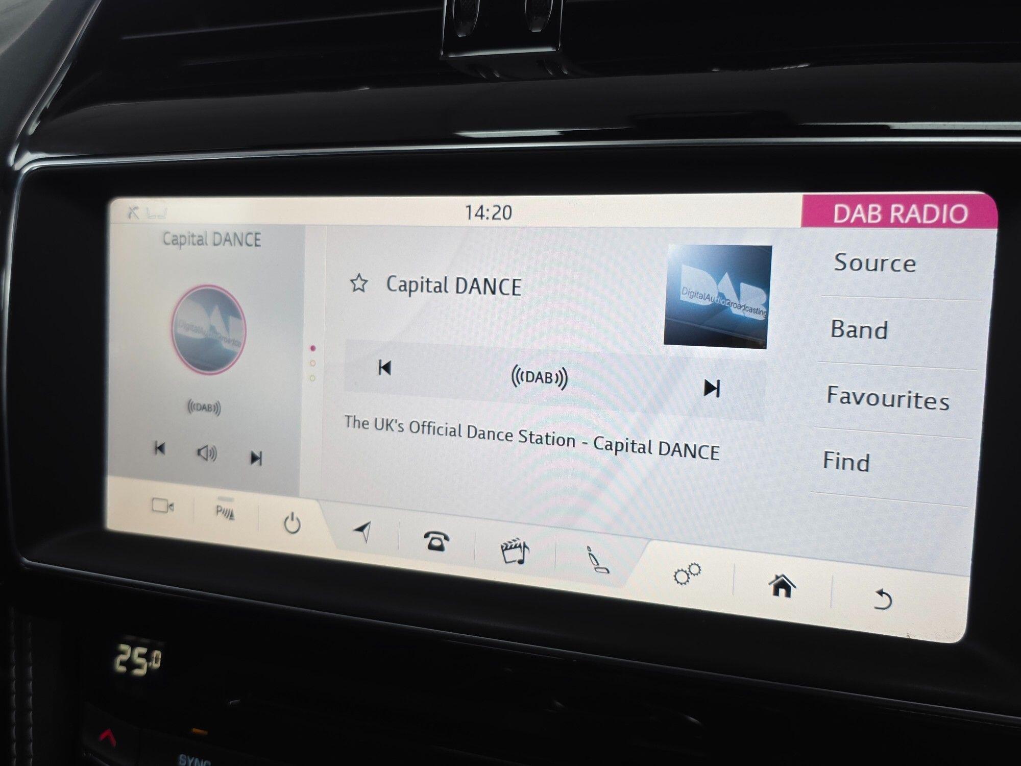 Jaguar F-Pace - Image 38