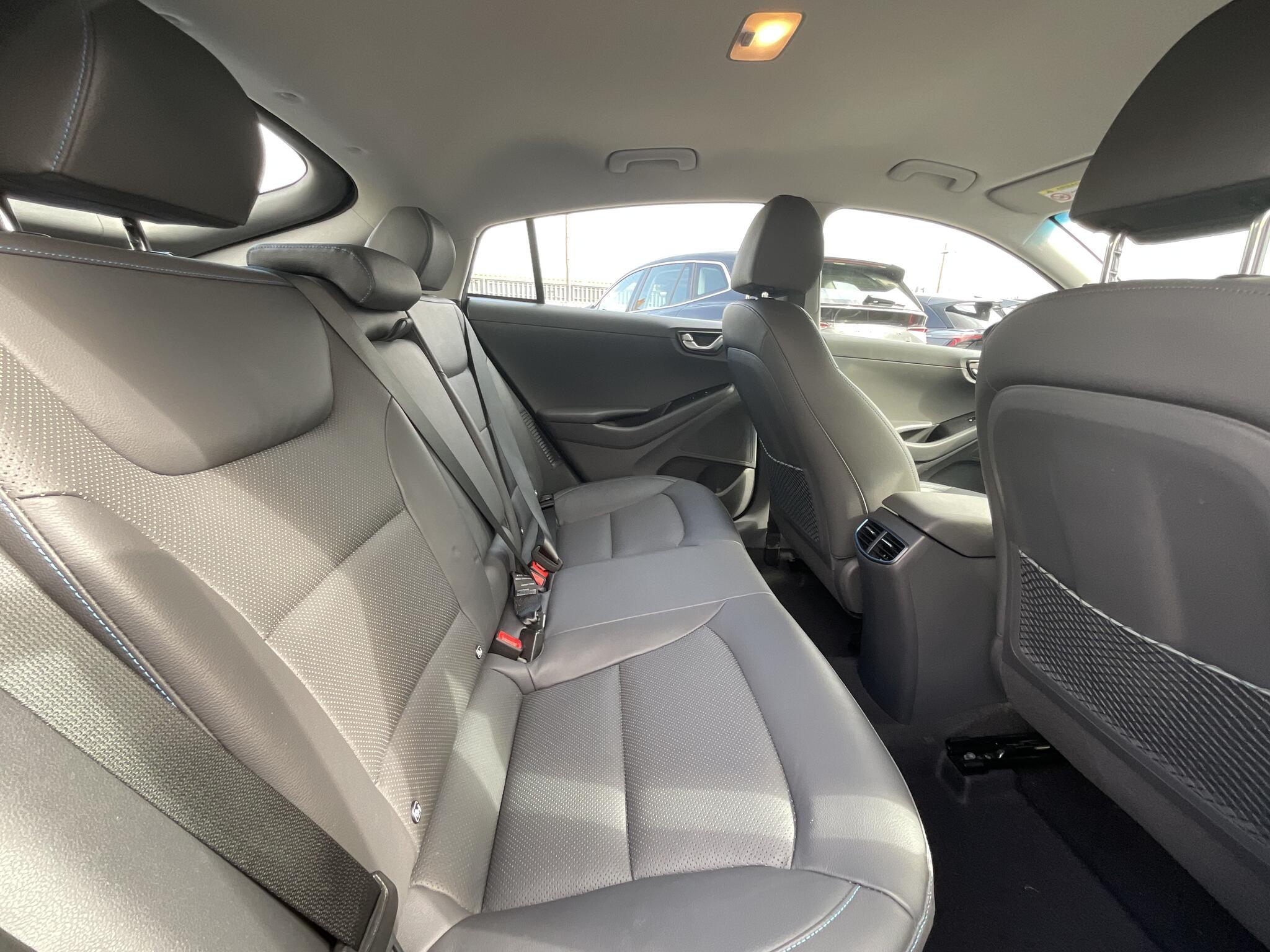 Hyundai Ioniq - Image 12