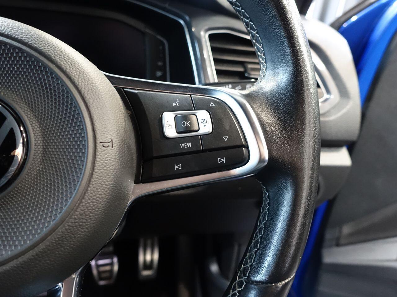 Volkswagen T-Roc - Image 21