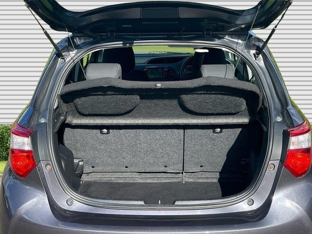 Toyota Yaris - Image 12