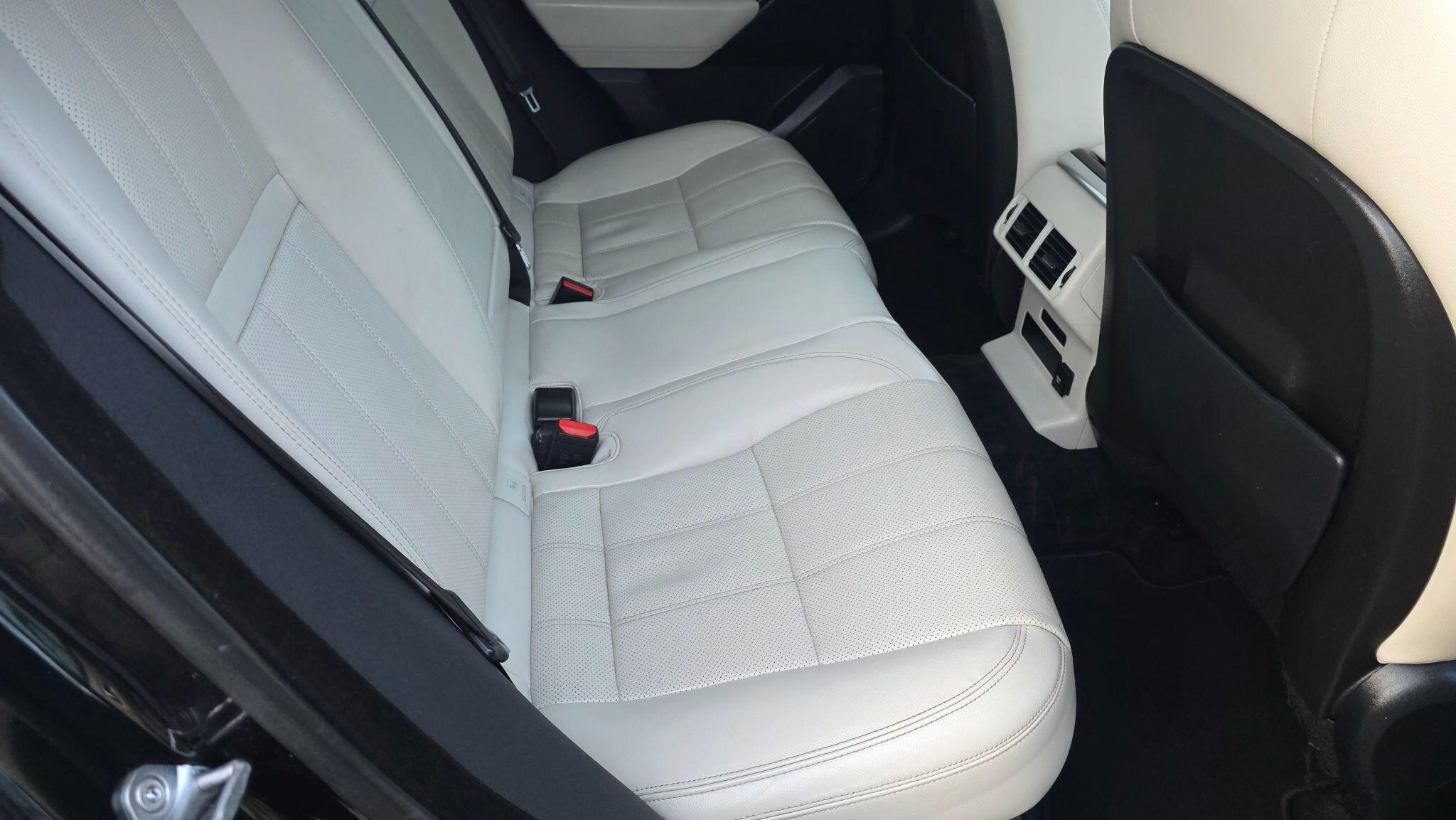 Land Rover Range Rover Velar - Image 62