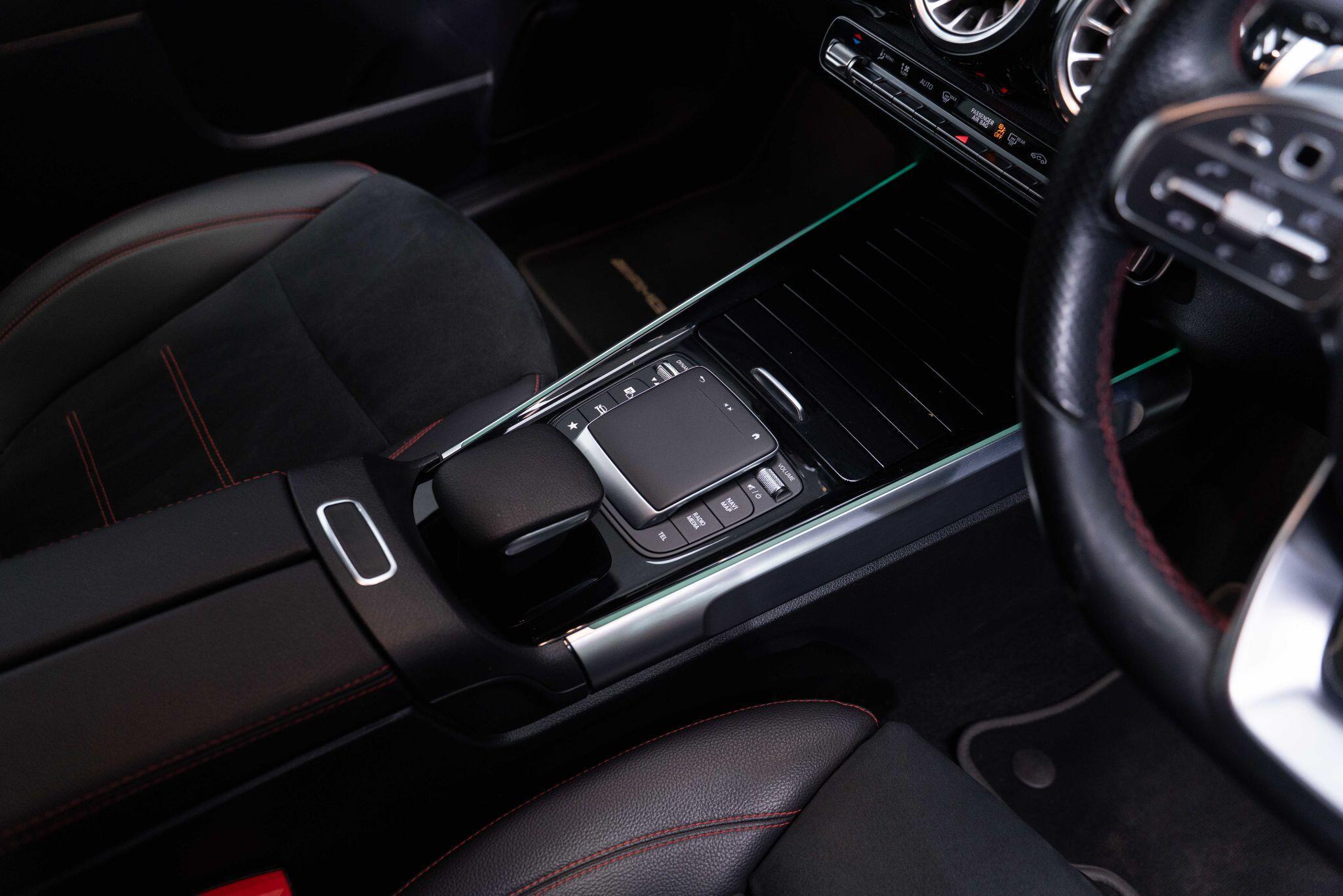 Mercedes Eqb - Image 26