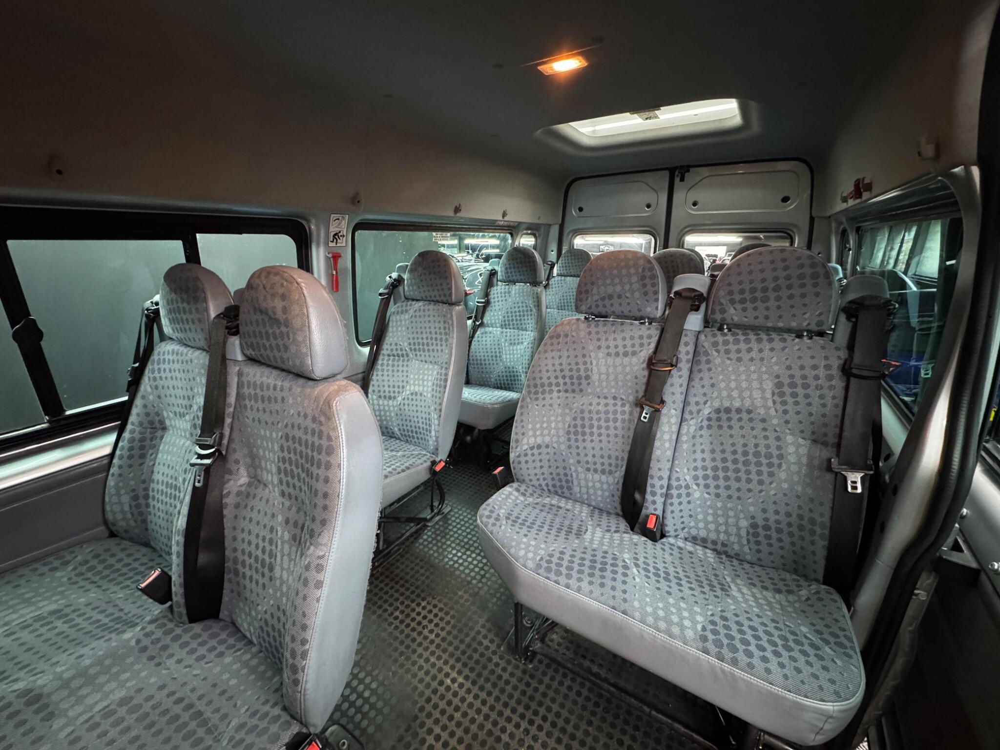 Ford Transit - Image 13