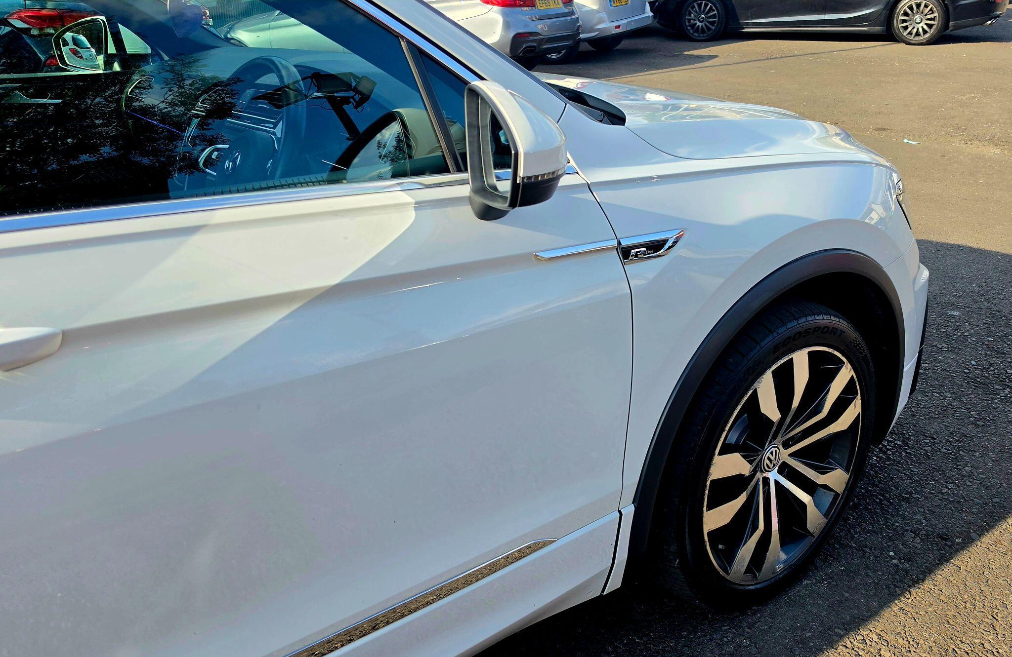Volkswagen Tiguan - Image 10