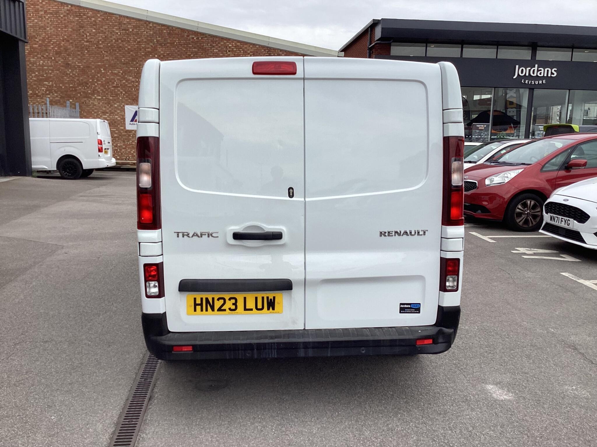 Renault Trafic - Image 7