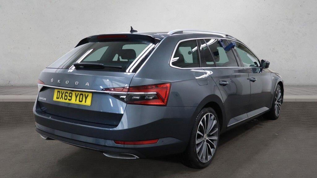 Skoda Superb - Image 7