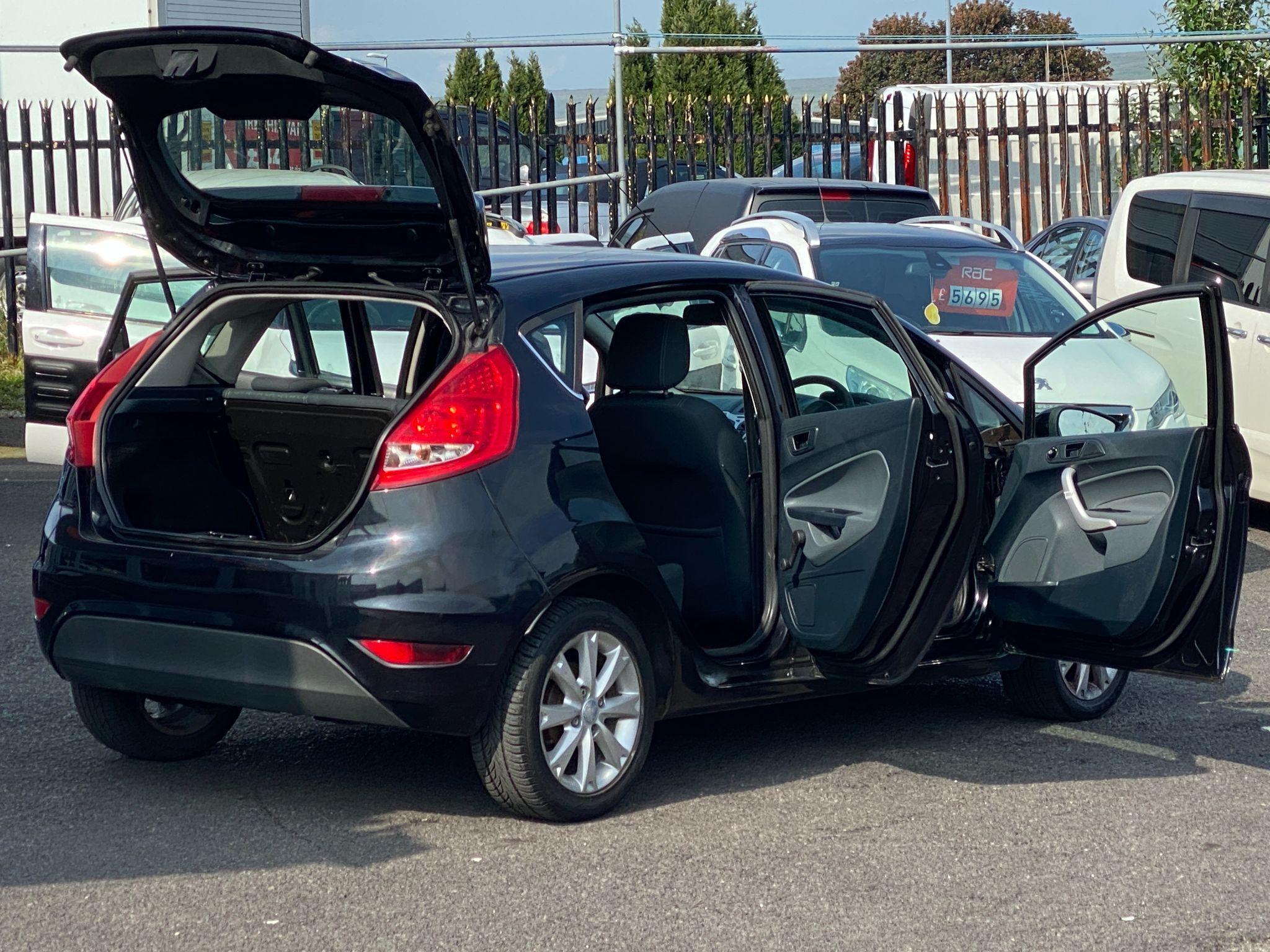 Ford Fiesta - Image 4